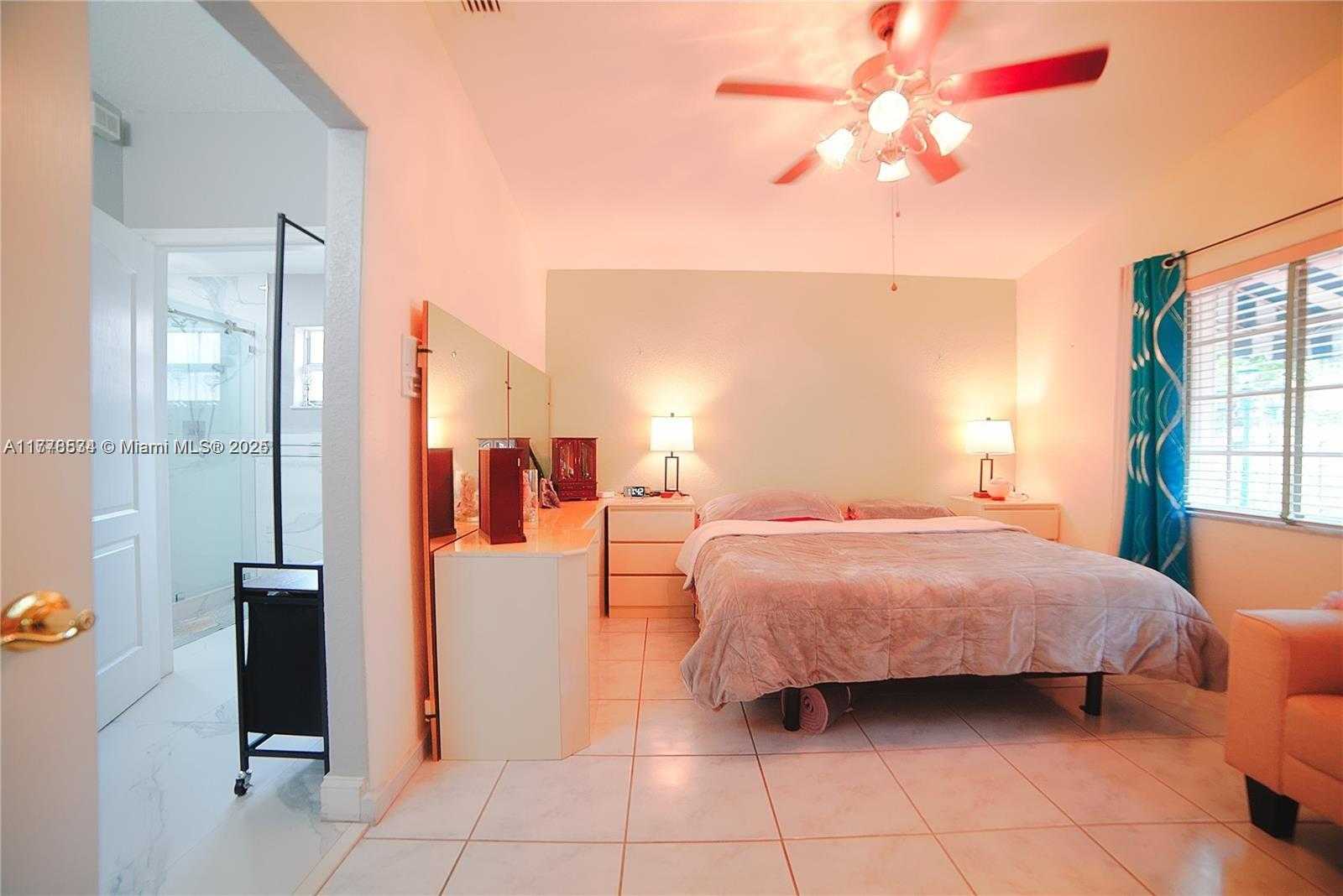 Small Image of 14426 NORTH WEST 88TH AVE, Miami Lakes Number 24
