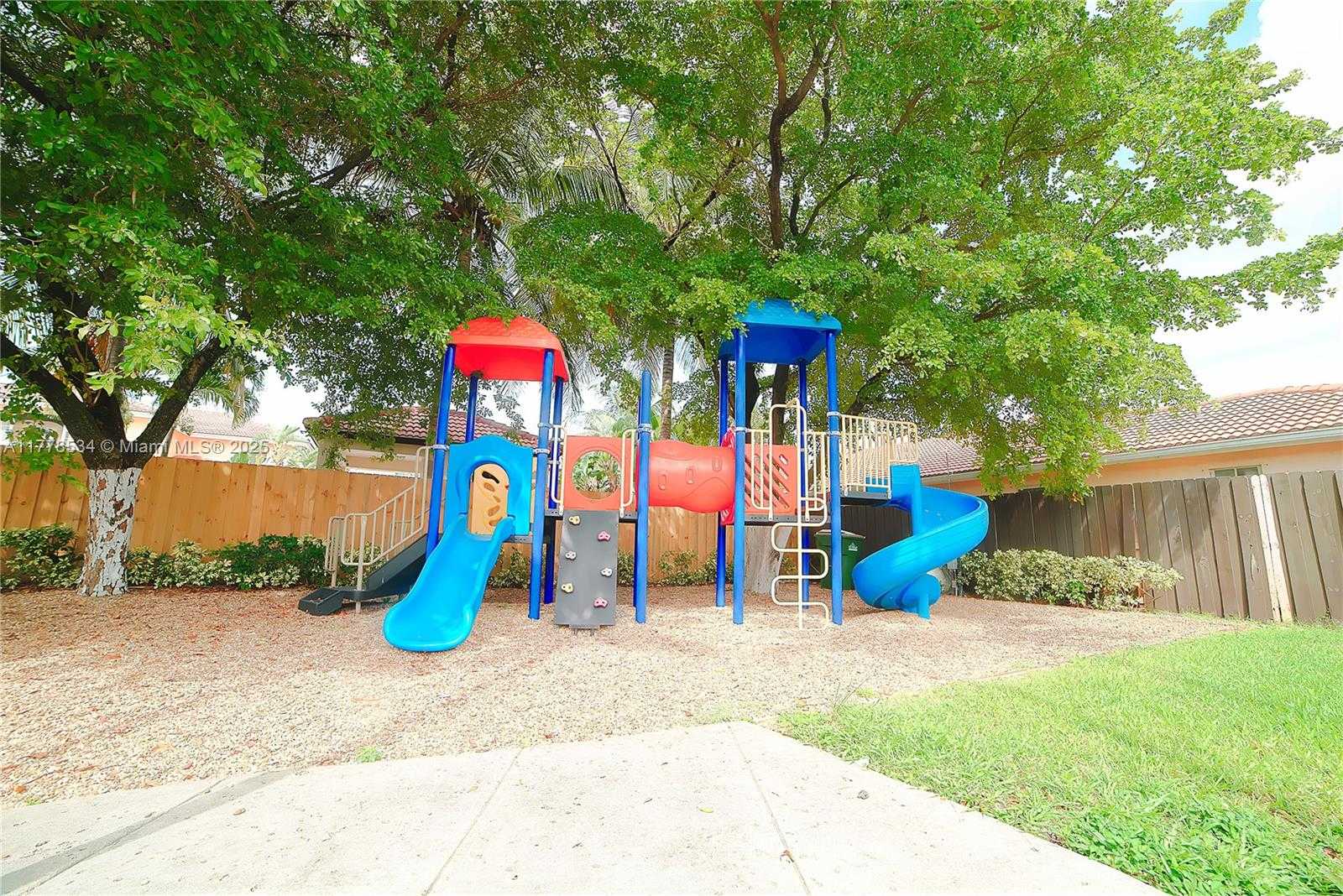 Small Image of 14426 NORTH WEST 88TH AVE, Miami Lakes Number 38