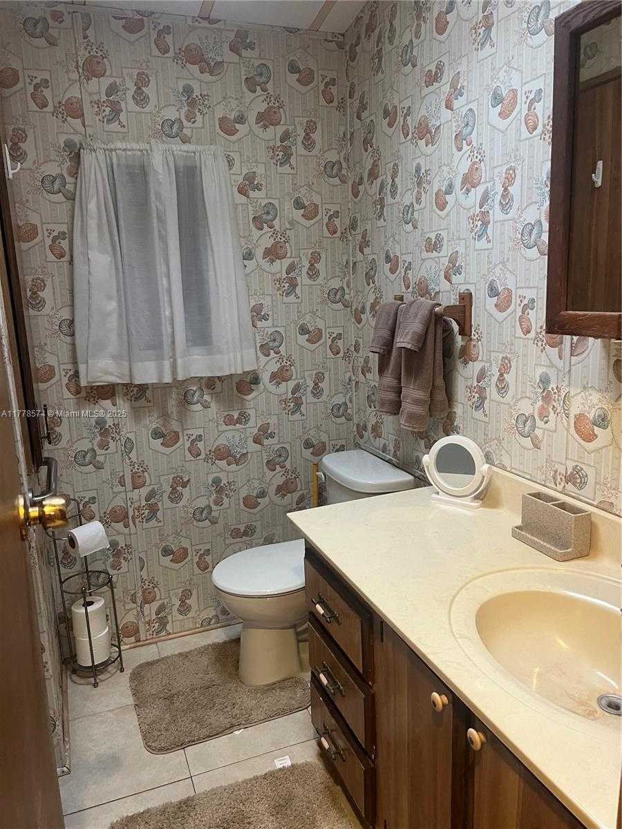 Small Image of 2064 NETTLES BLVD, Jensen Beach Number 9