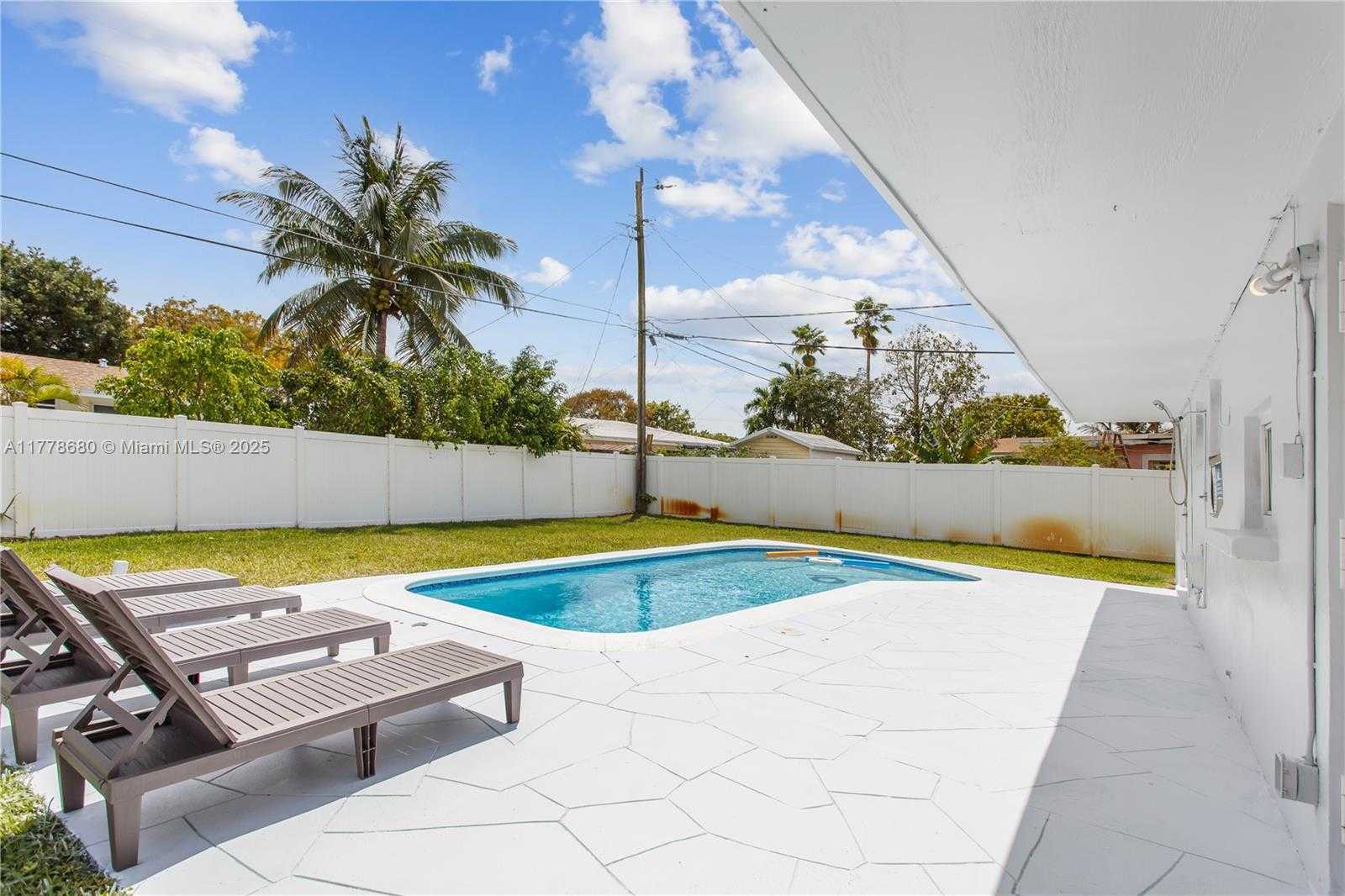 Small Image of 3710 NORTH WEST 6TH AVE, Deerfield Beach Number 23