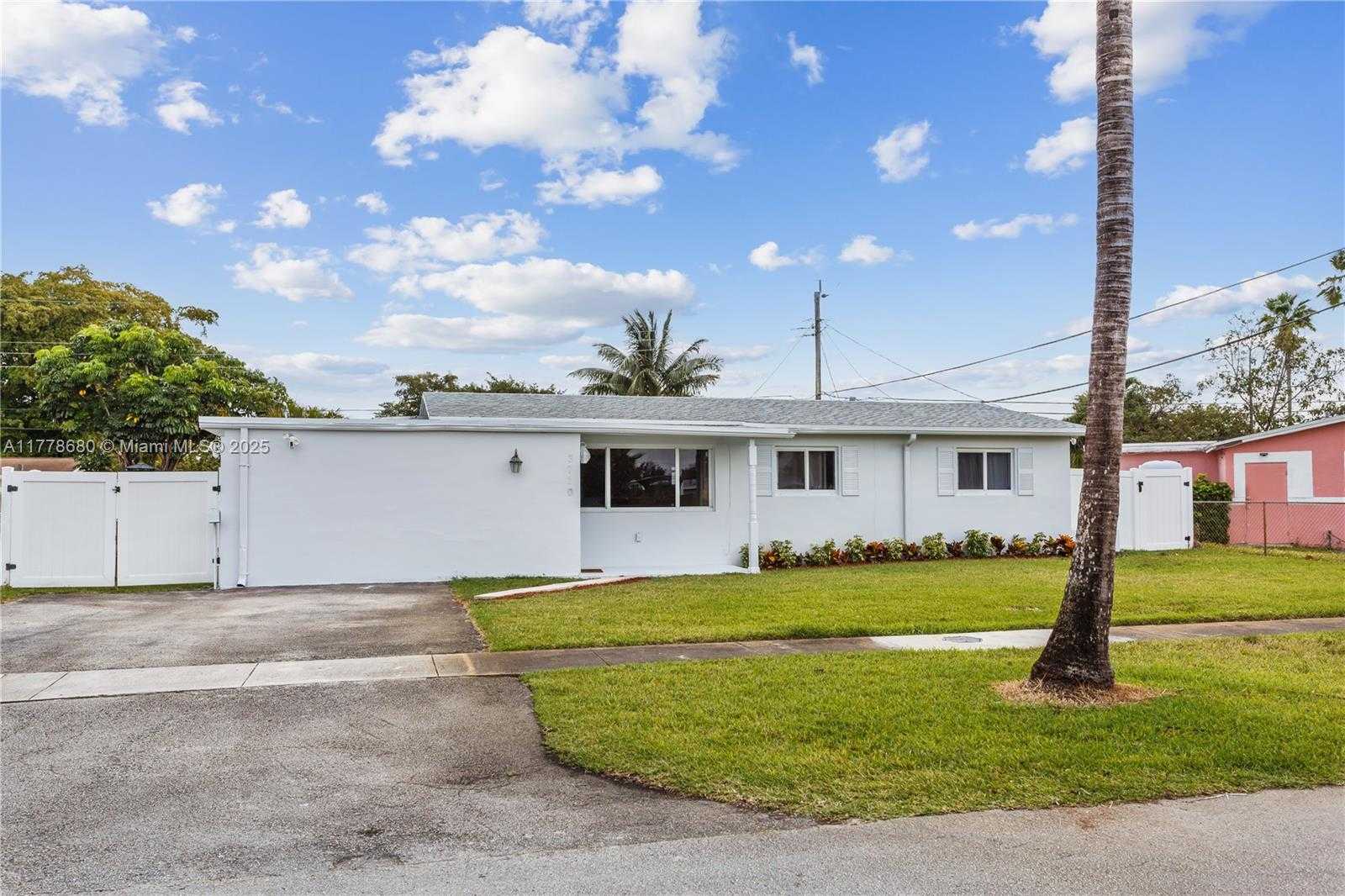 Small Image of 3710 NORTH WEST 6TH AVE, Deerfield Beach Number 25