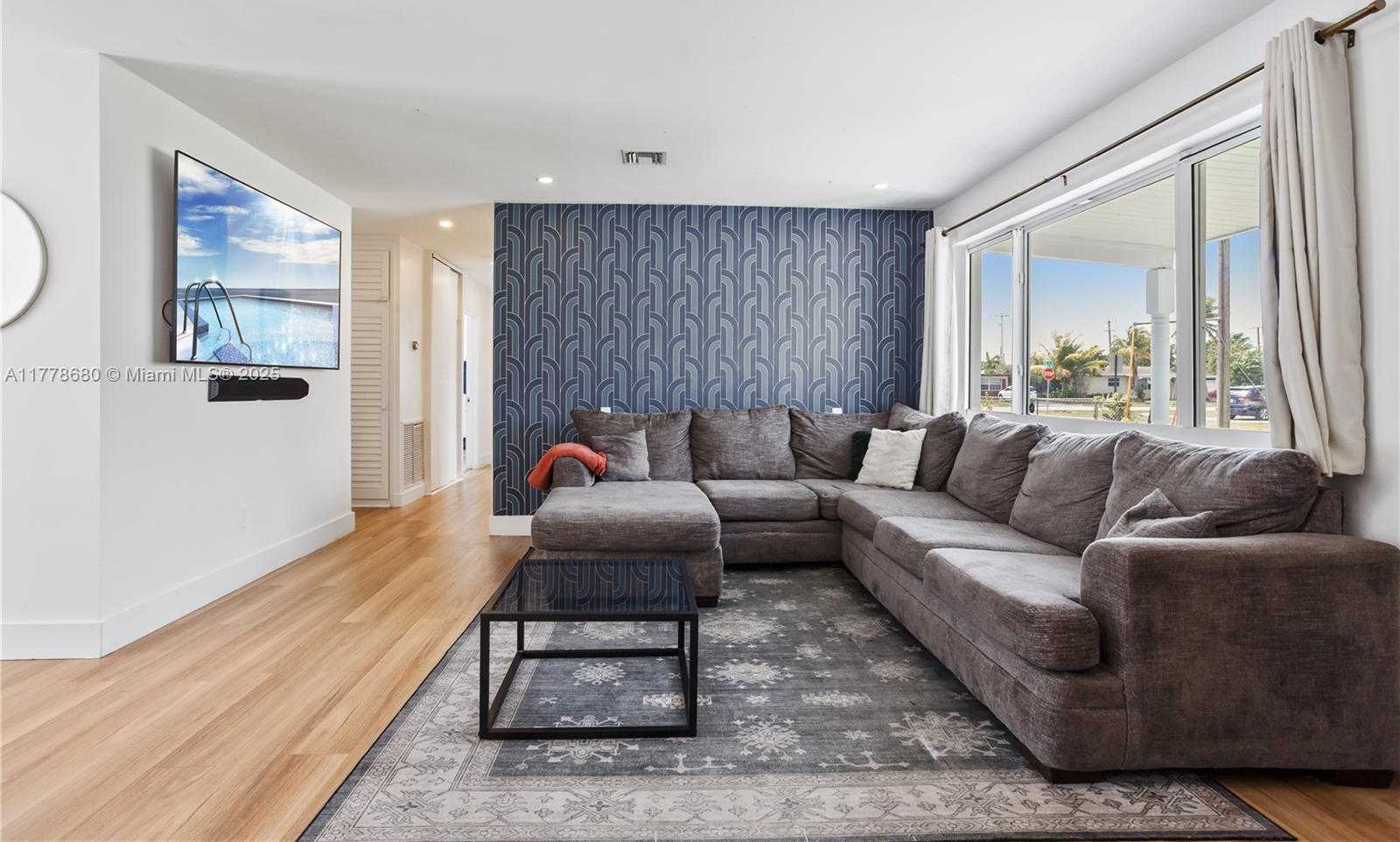 Small Image of 3710 NORTH WEST 6TH AVE, Deerfield Beach Number 5