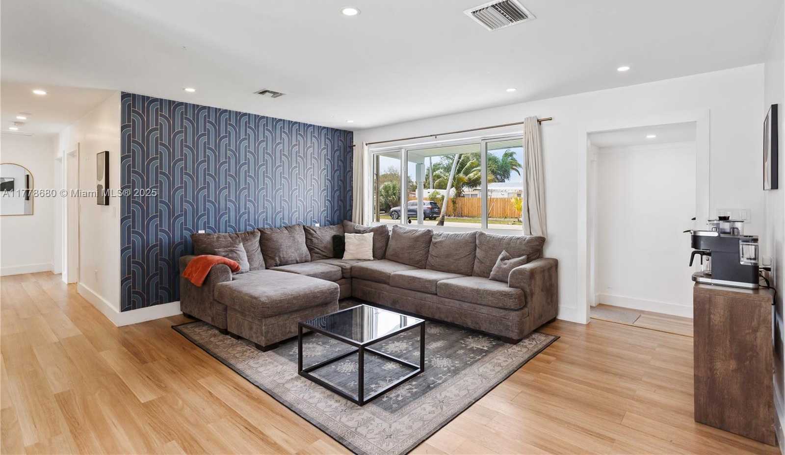 Small Image of 3710 NORTH WEST 6TH AVE, Deerfield Beach Number 6