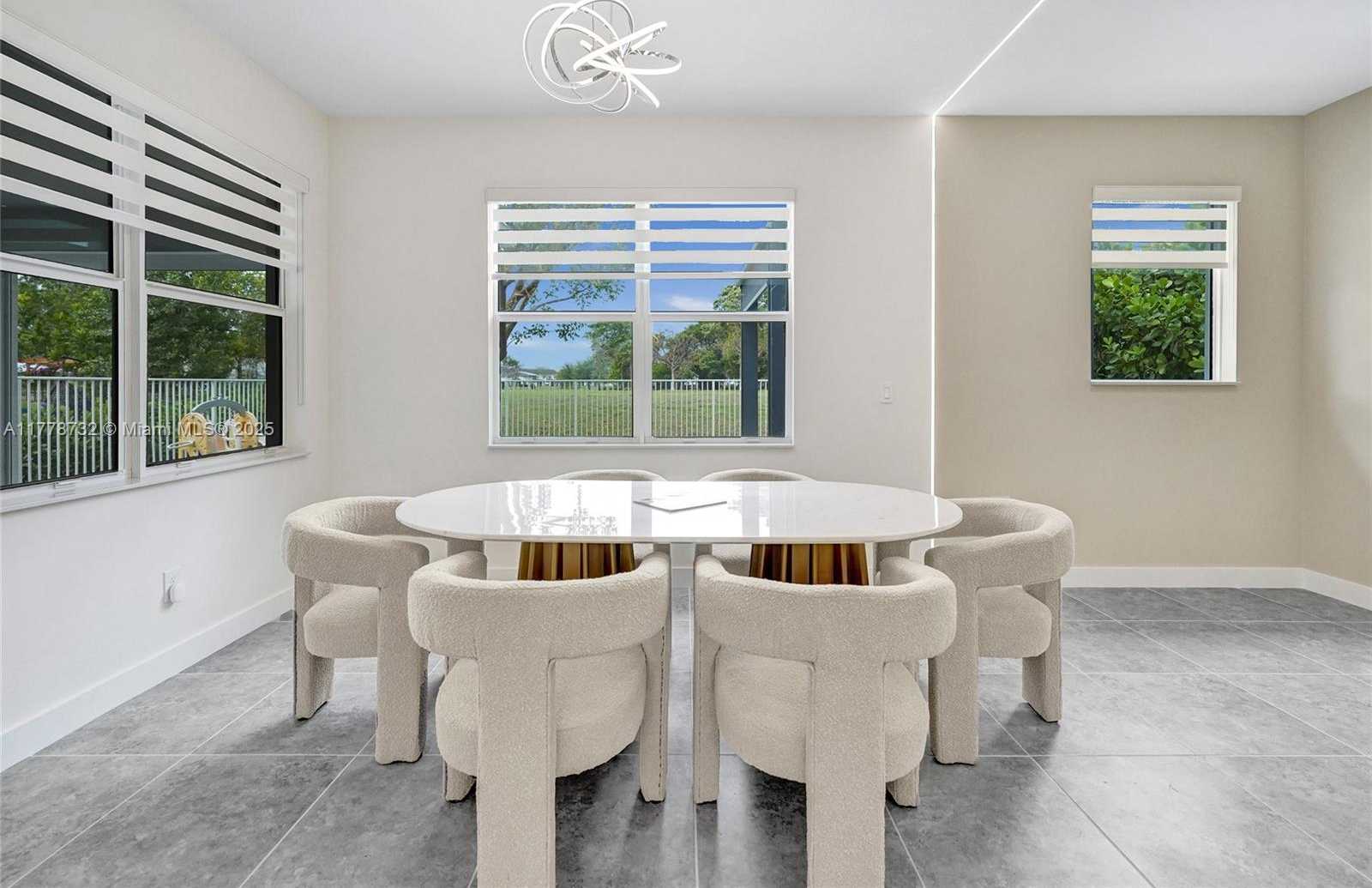 Small Image of 1348 SILK OAK DR, Hollywood Number 32