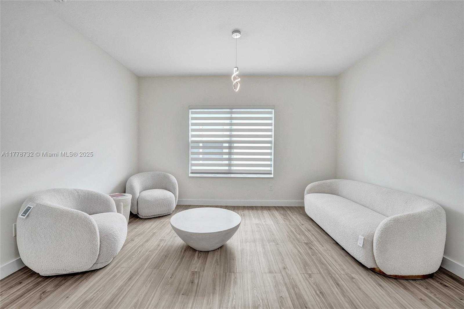 Small Image of 1348 SILK OAK DR, Hollywood Number 42