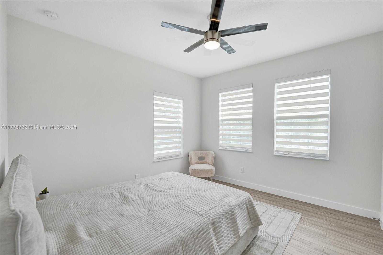 Small Image of 1348 SILK OAK DR, Hollywood Number 48