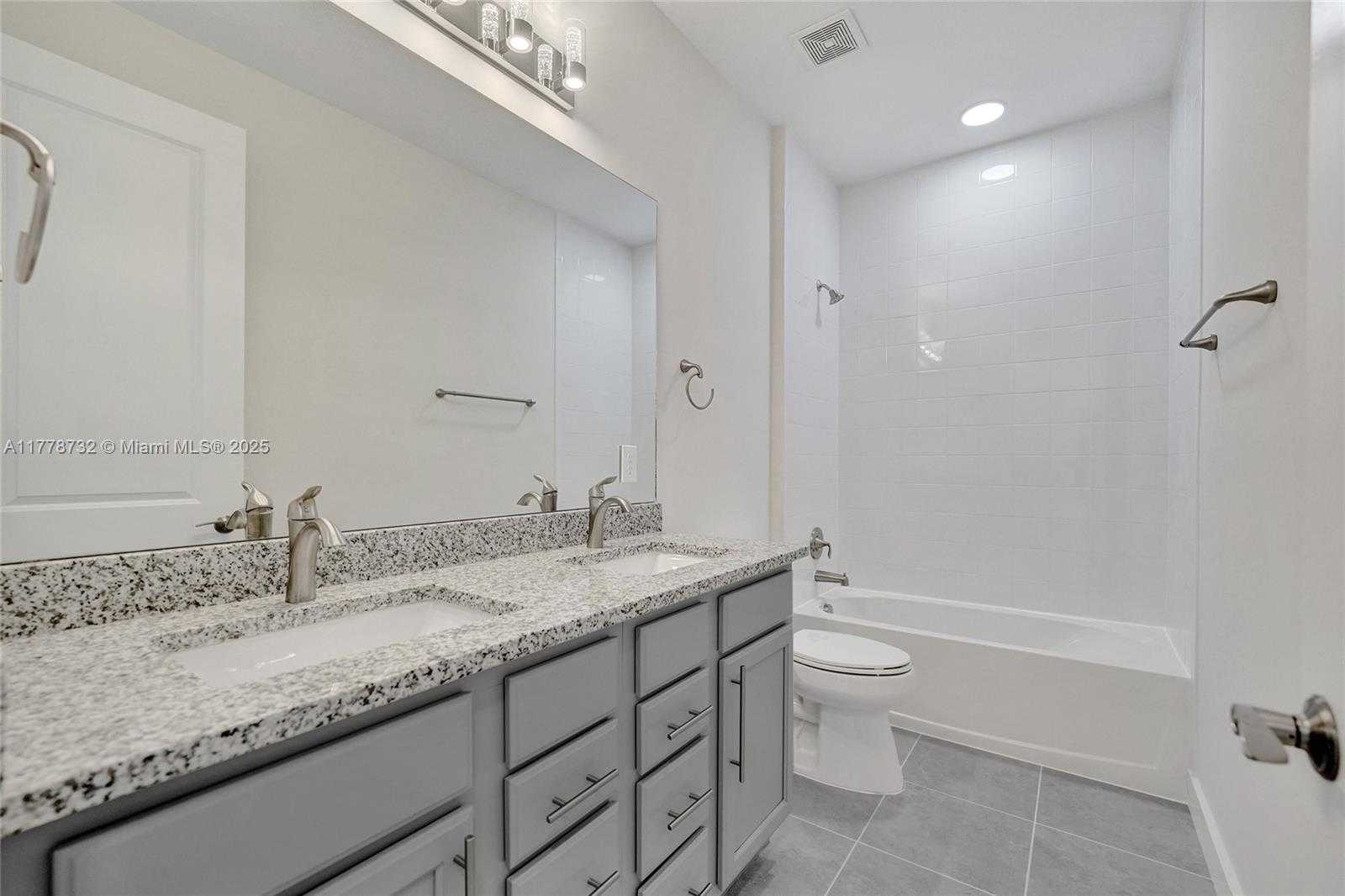 Small Image of 1348 SILK OAK DR, Hollywood Number 53