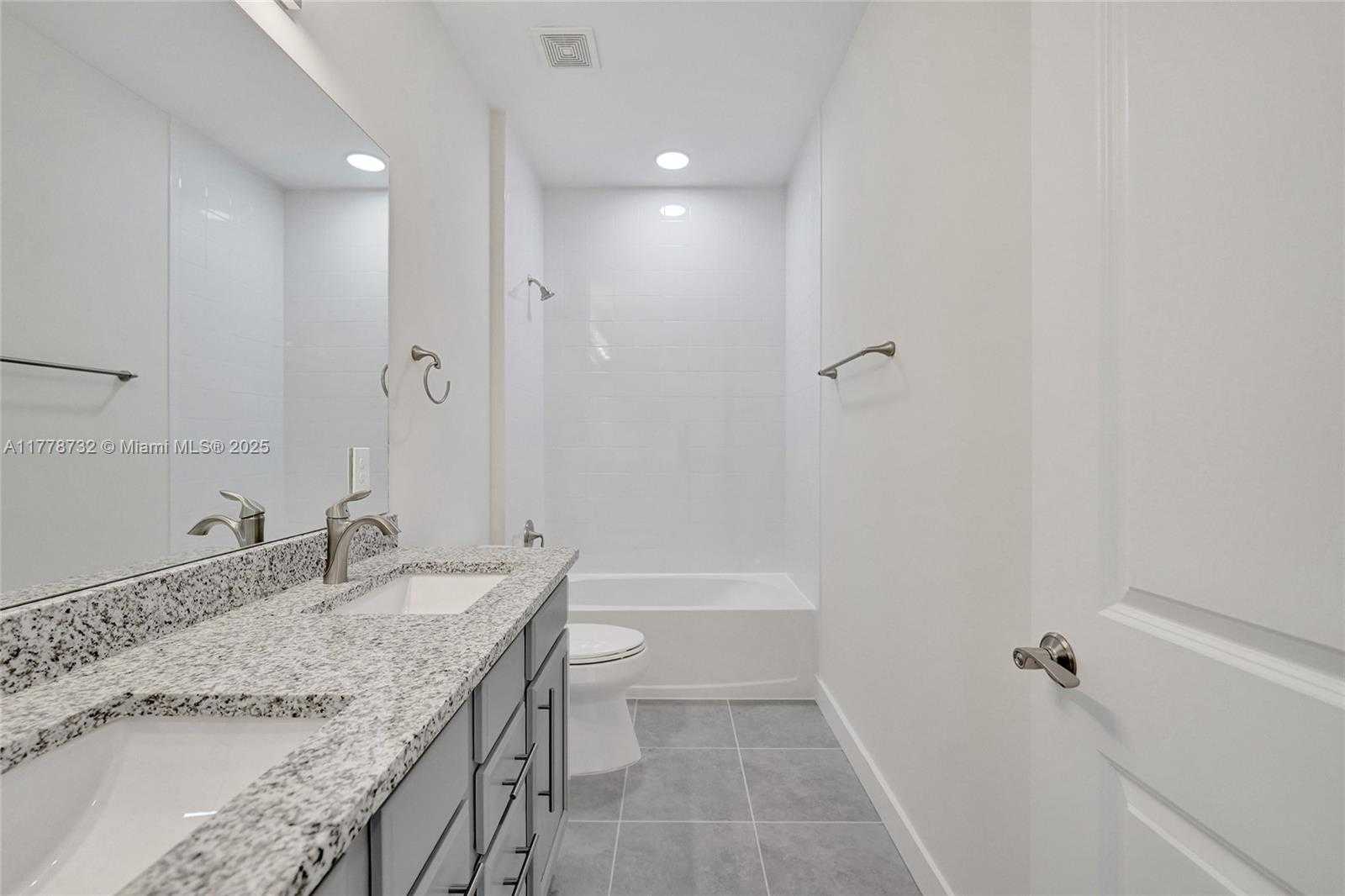 Small Image of 1348 SILK OAK DR, Hollywood Number 54