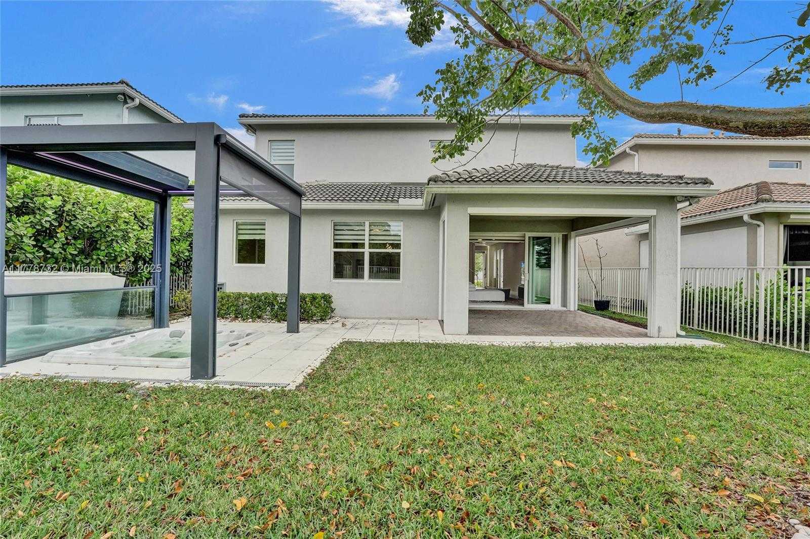 Small Image of 1348 SILK OAK DR, Hollywood Number 69