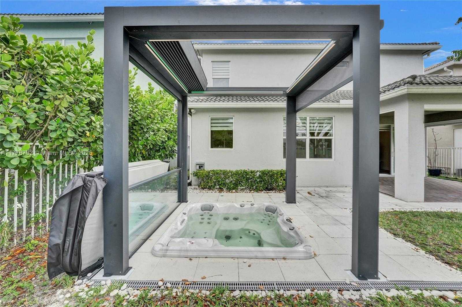 Small Image of 1348 SILK OAK DR, Hollywood Number 70