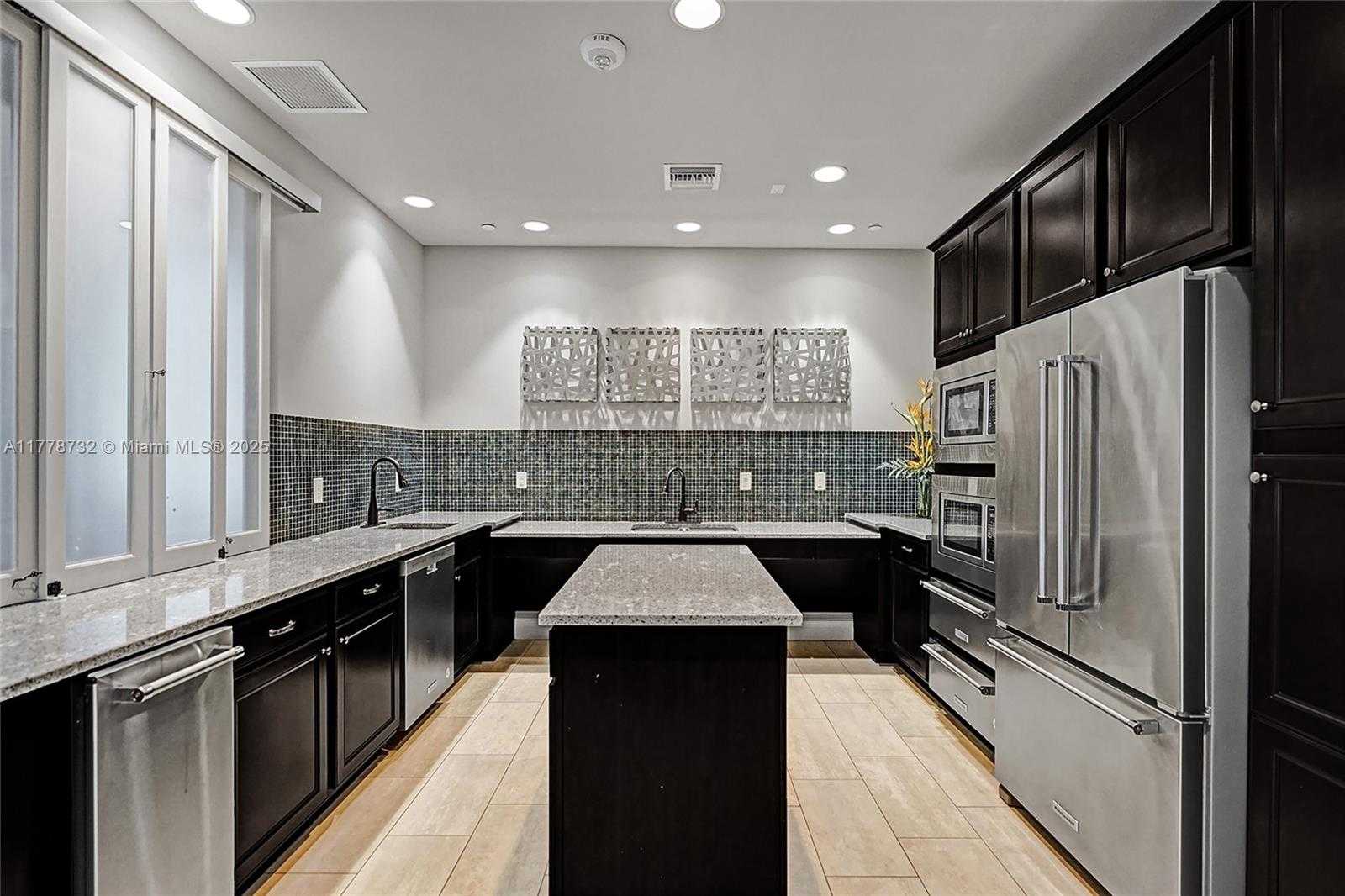 Small Image of 1348 SILK OAK DR, Hollywood Number 81