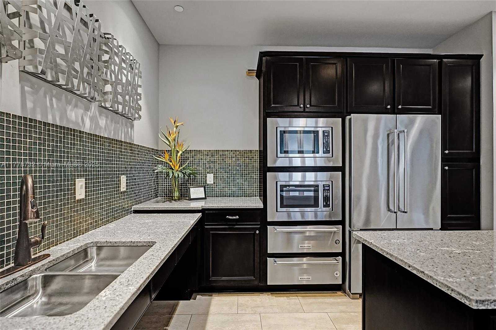 Small Image of 1348 SILK OAK DR, Hollywood Number 82