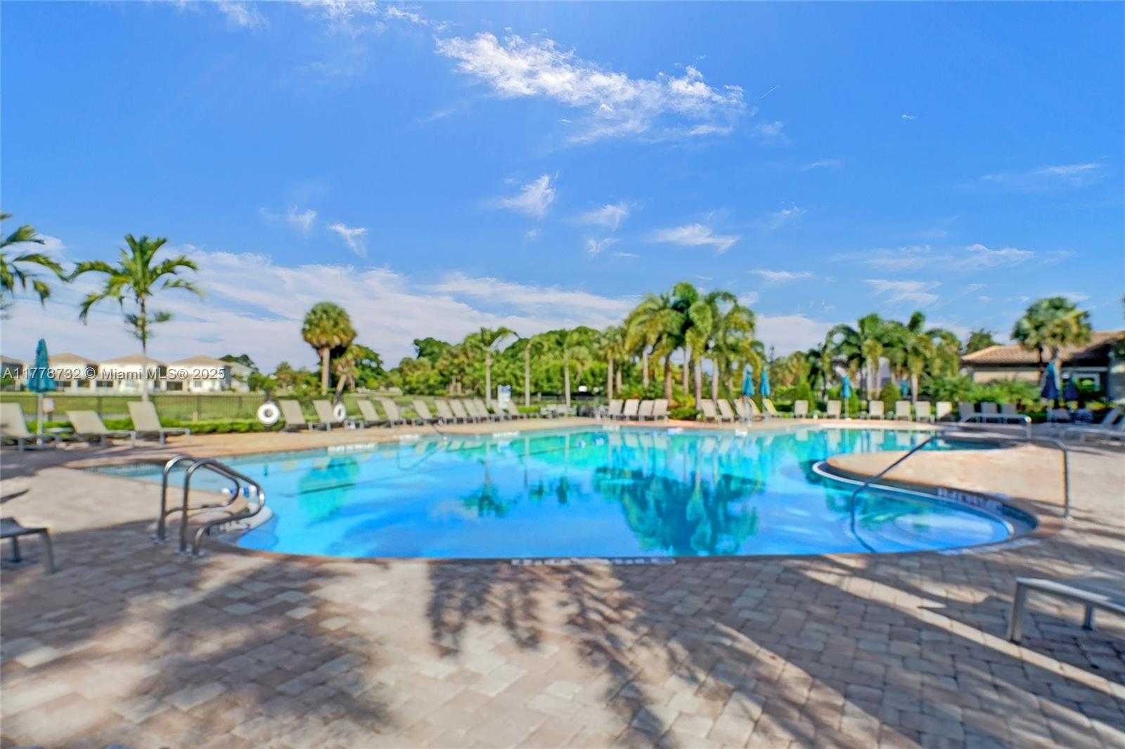 Small Image of 1348 SILK OAK DR, Hollywood Number 85
