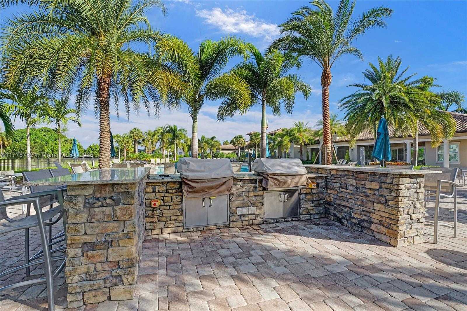 Small Image of 1348 SILK OAK DR, Hollywood Number 86