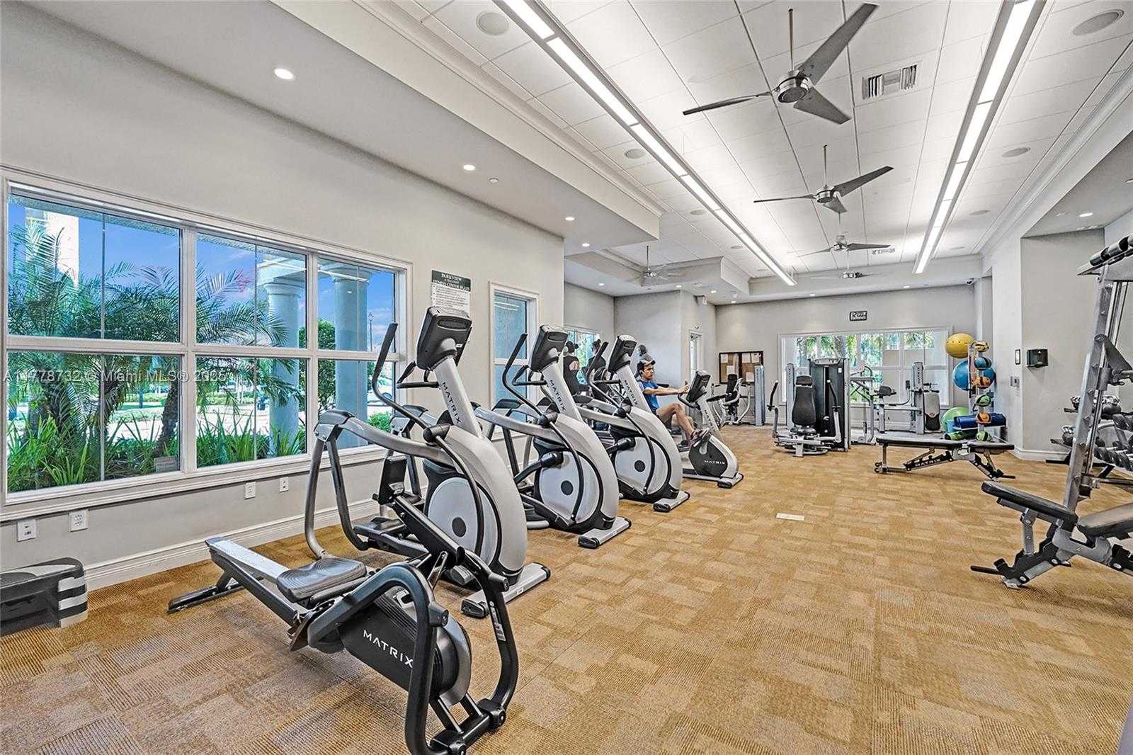 Small Image of 1348 SILK OAK DR, Hollywood Number 88