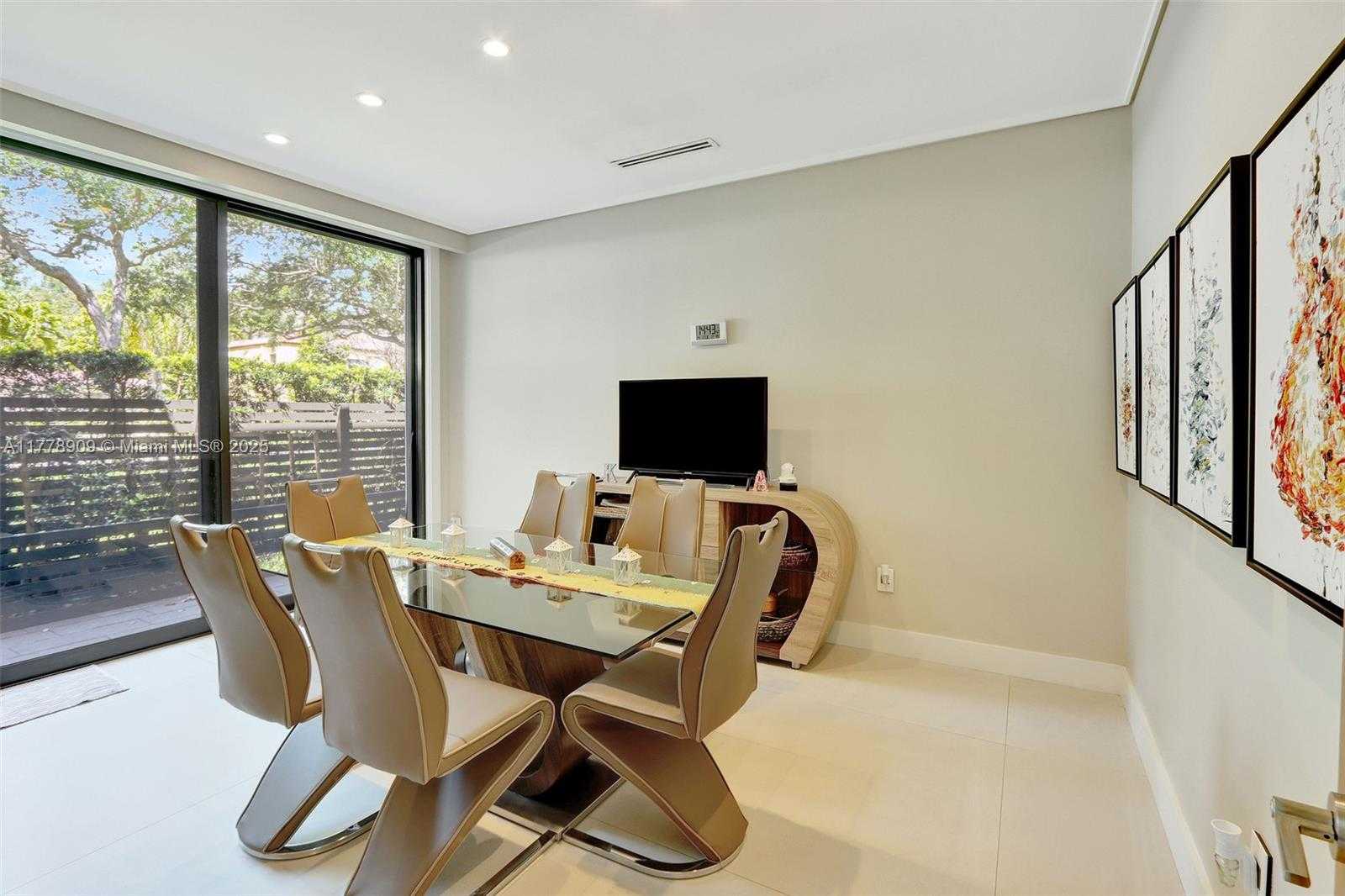 Small Image of 128 NORTH EAST 94TH ST, Miami Shores Number 6