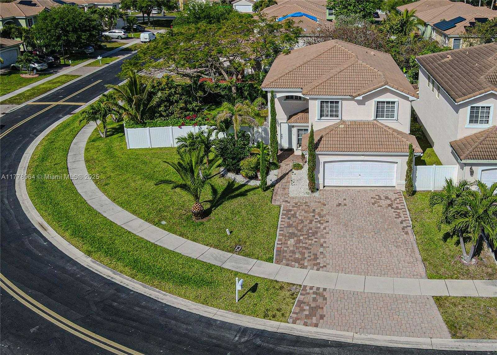 Small Image of 6615 ADRIATIC WAY, West Palm Beach Number 4