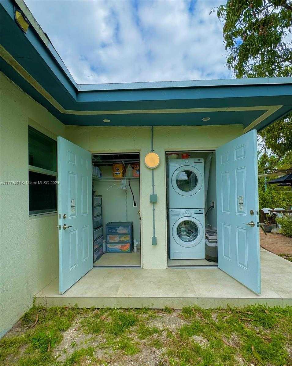 Small Image of 12685 NORTH WEST MIAMI CT, North Miami Number 21