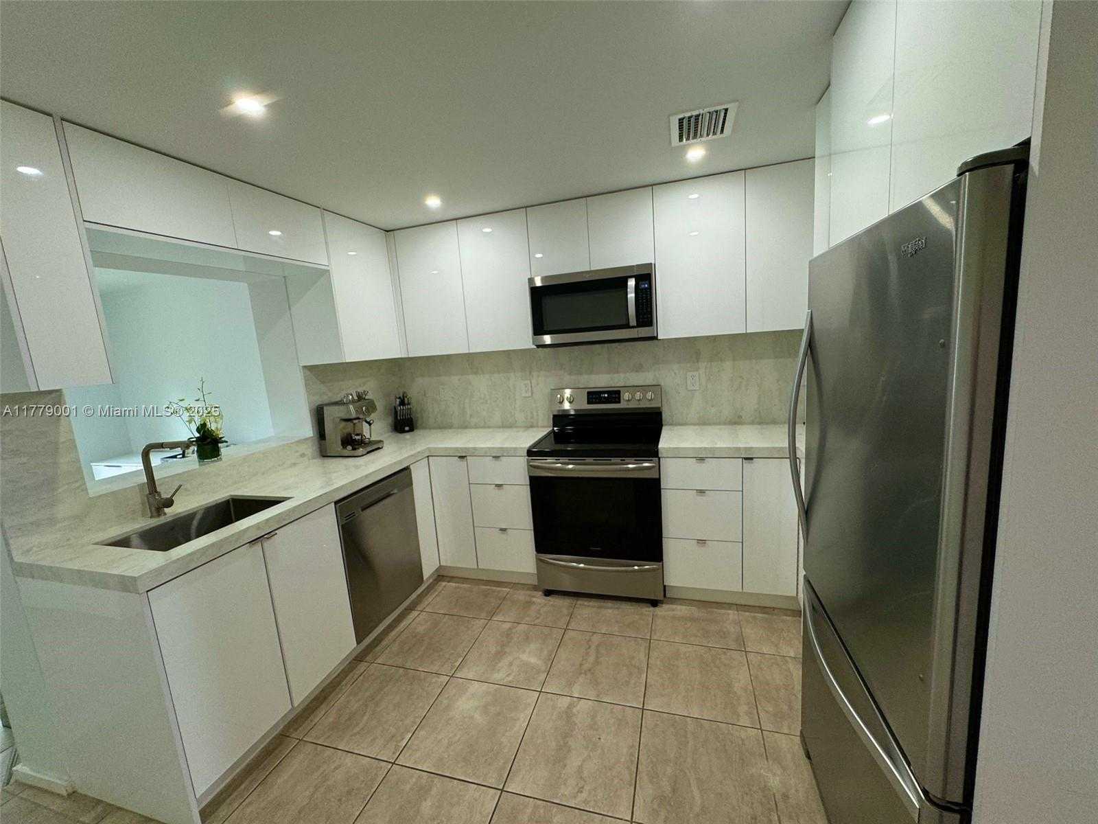 Small Image of 12685 NORTH WEST MIAMI CT, North Miami Number 23