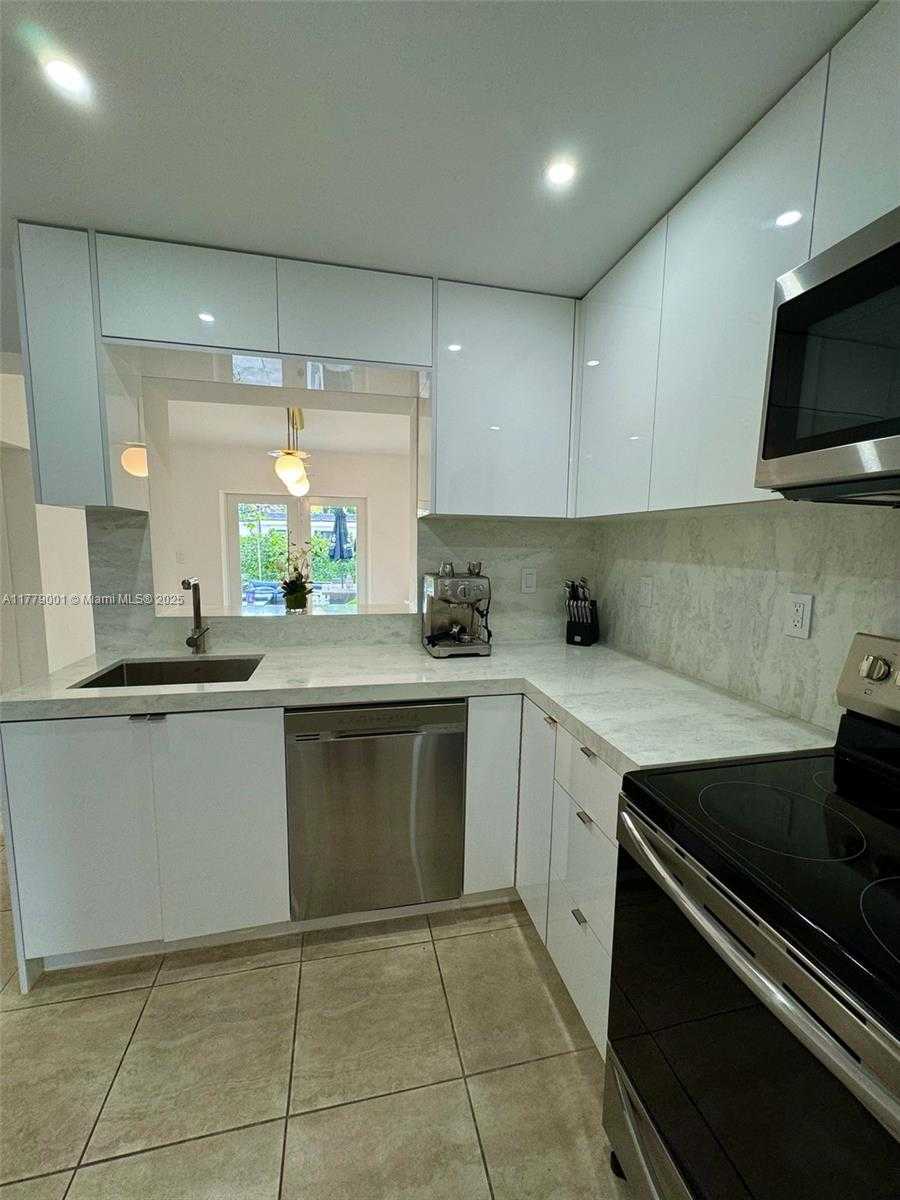 Small Image of 12685 NORTH WEST MIAMI CT, North Miami Number 25