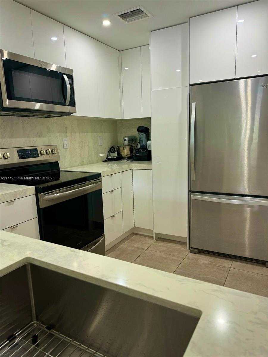 Small Image of 12685 NORTH WEST MIAMI CT, North Miami Number 27