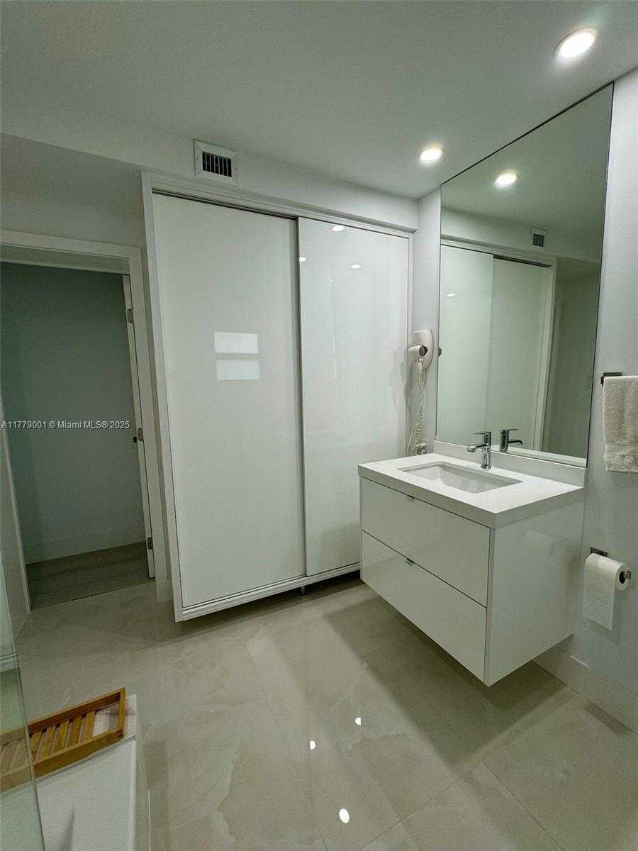 Small Image of 12685 NORTH WEST MIAMI CT, North Miami Number 33