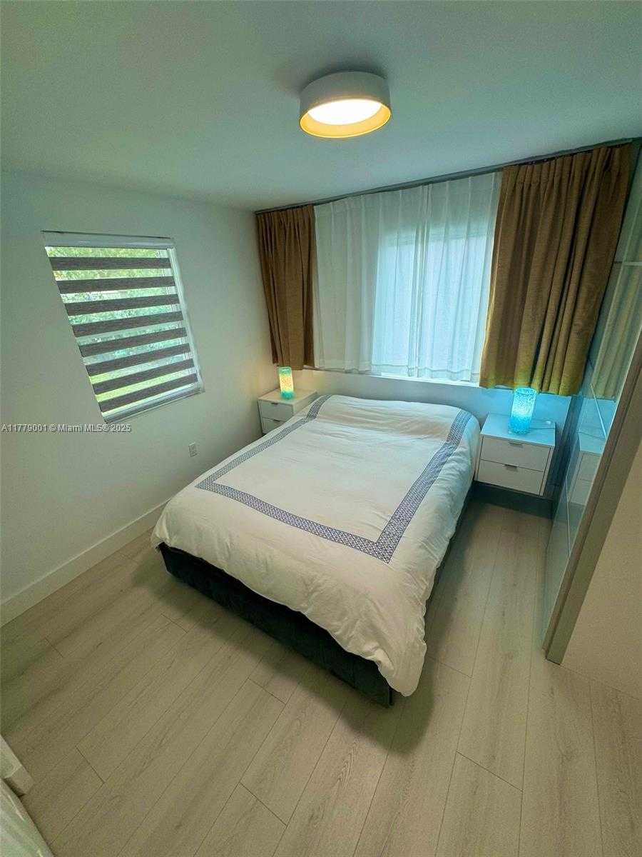 Small Image of 12685 NORTH WEST MIAMI CT, North Miami Number 39