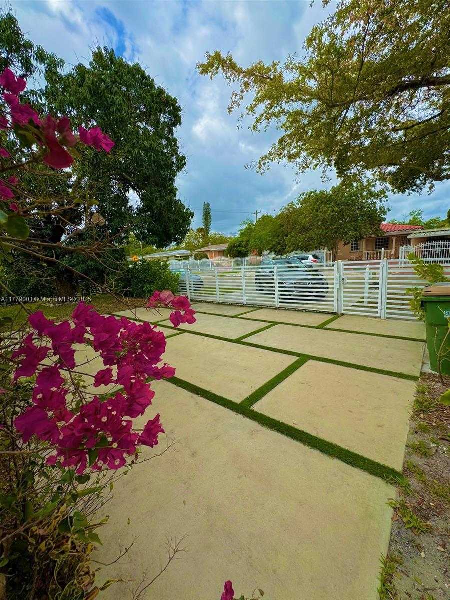 Small Image of 12685 NORTH WEST MIAMI CT, North Miami Number 4