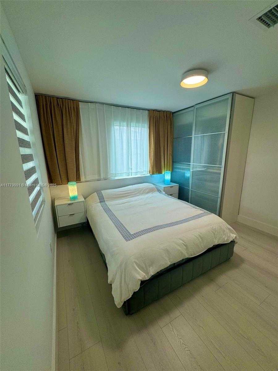 Small Image of 12685 NORTH WEST MIAMI CT, North Miami Number 40