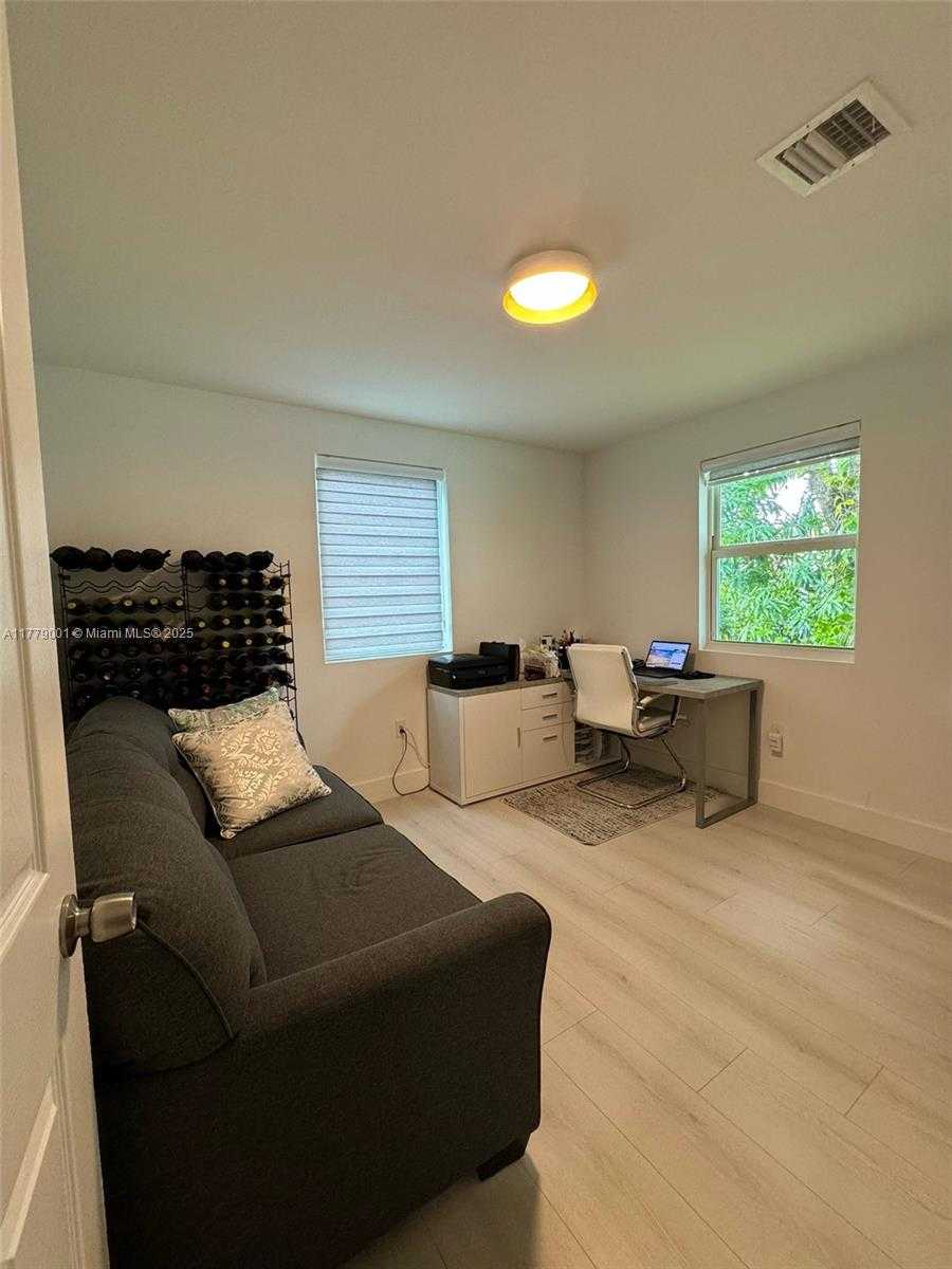 Small Image of 12685 NORTH WEST MIAMI CT, North Miami Number 41