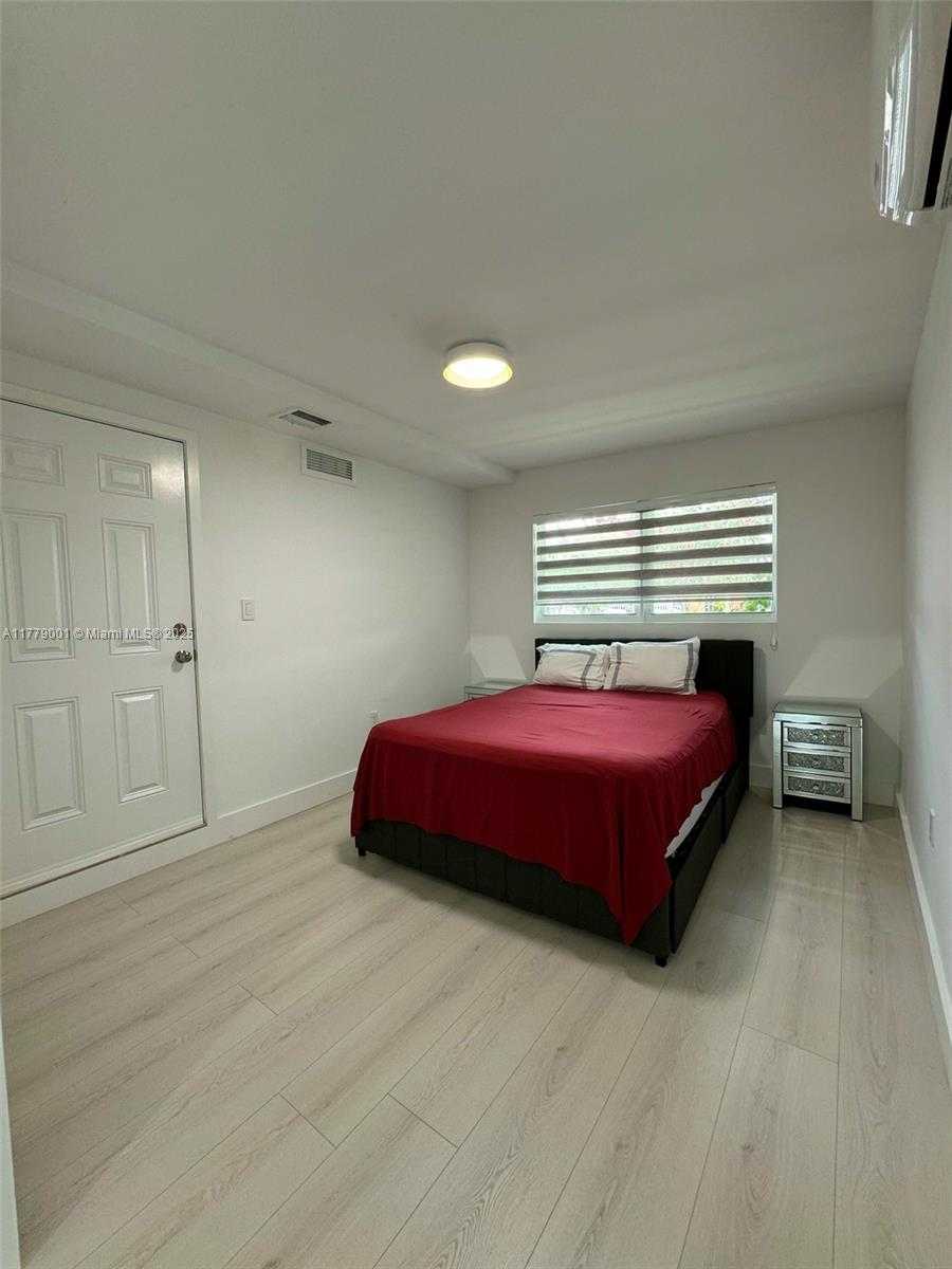 Small Image of 12685 NORTH WEST MIAMI CT, North Miami Number 44