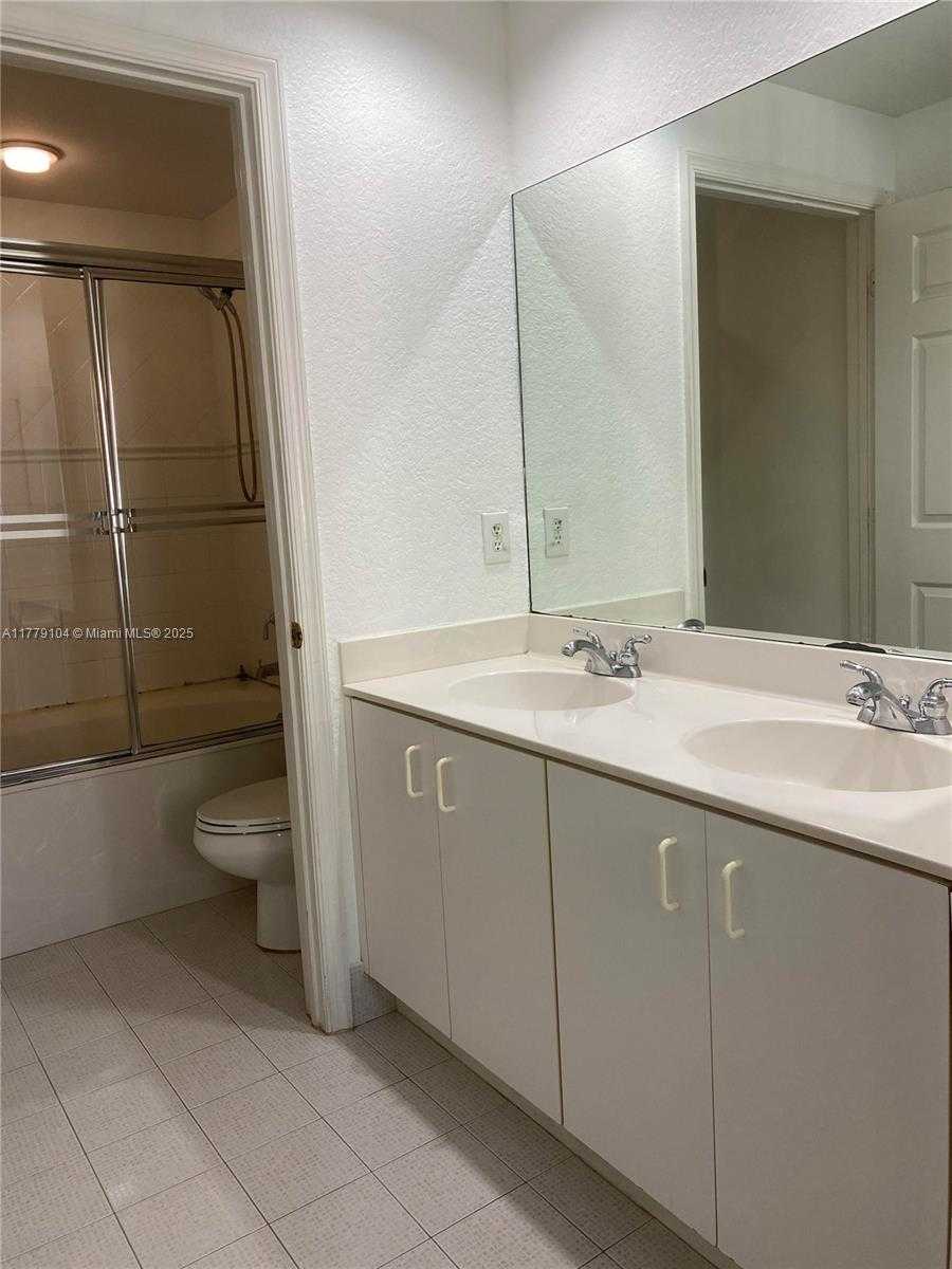 Small Image of 18769 SOUTH WEST 28TH ST, Miramar Number 13