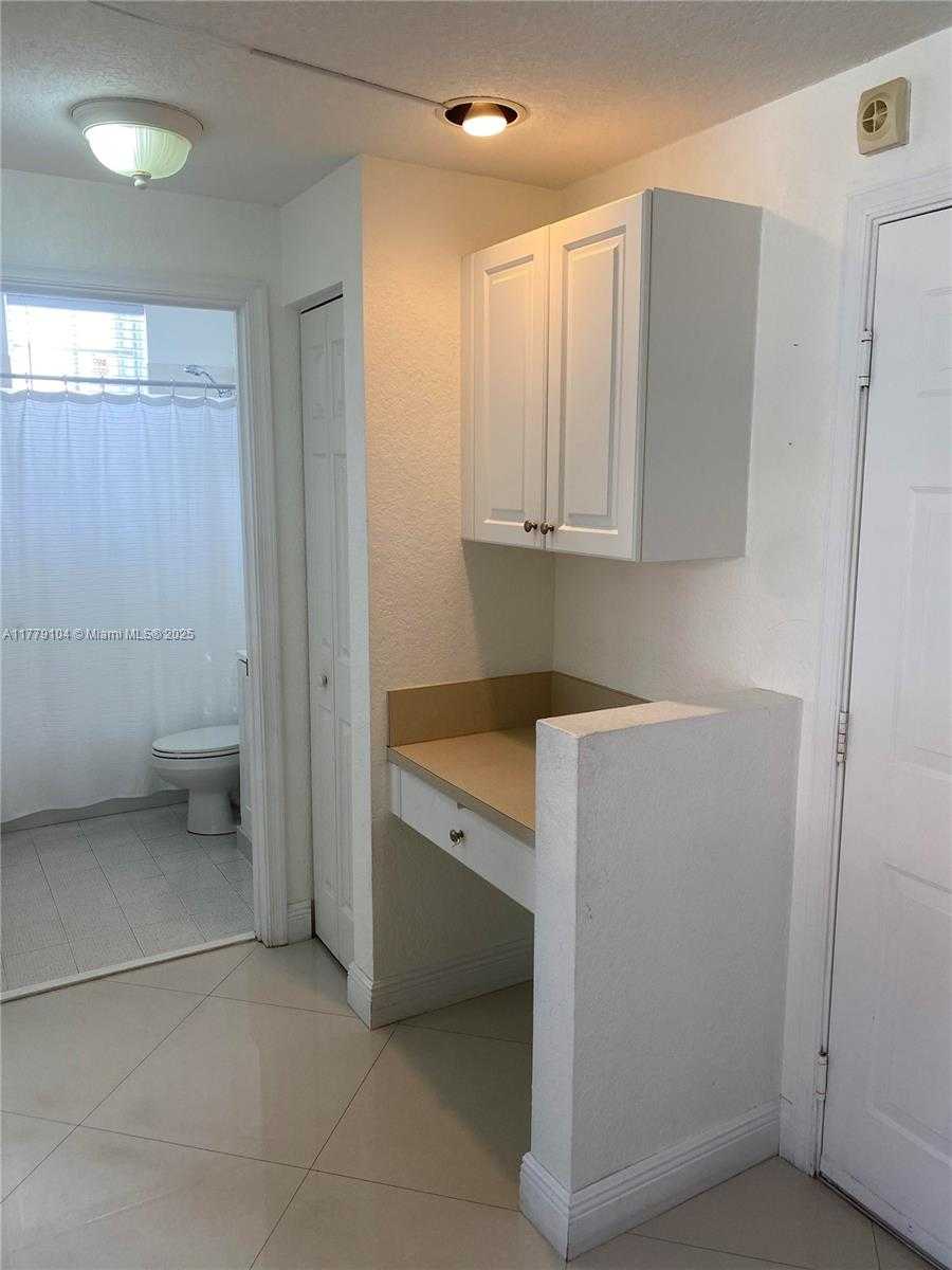 Small Image of 18769 SOUTH WEST 28TH ST, Miramar Number 16