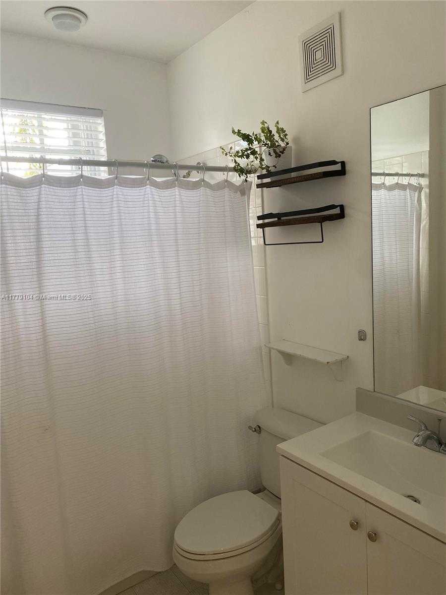 Small Image of 18769 SOUTH WEST 28TH ST, Miramar Number 17