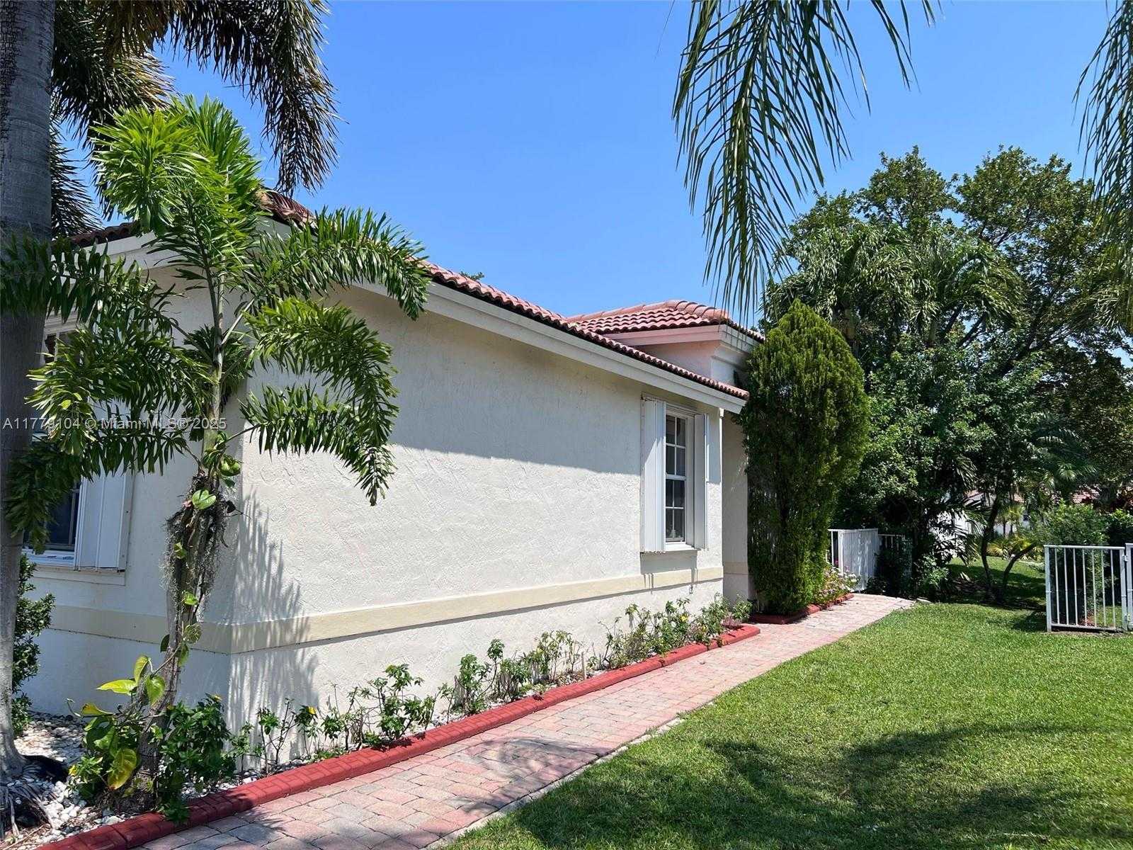 Small Image of 18769 SOUTH WEST 28TH ST, Miramar Number 2
