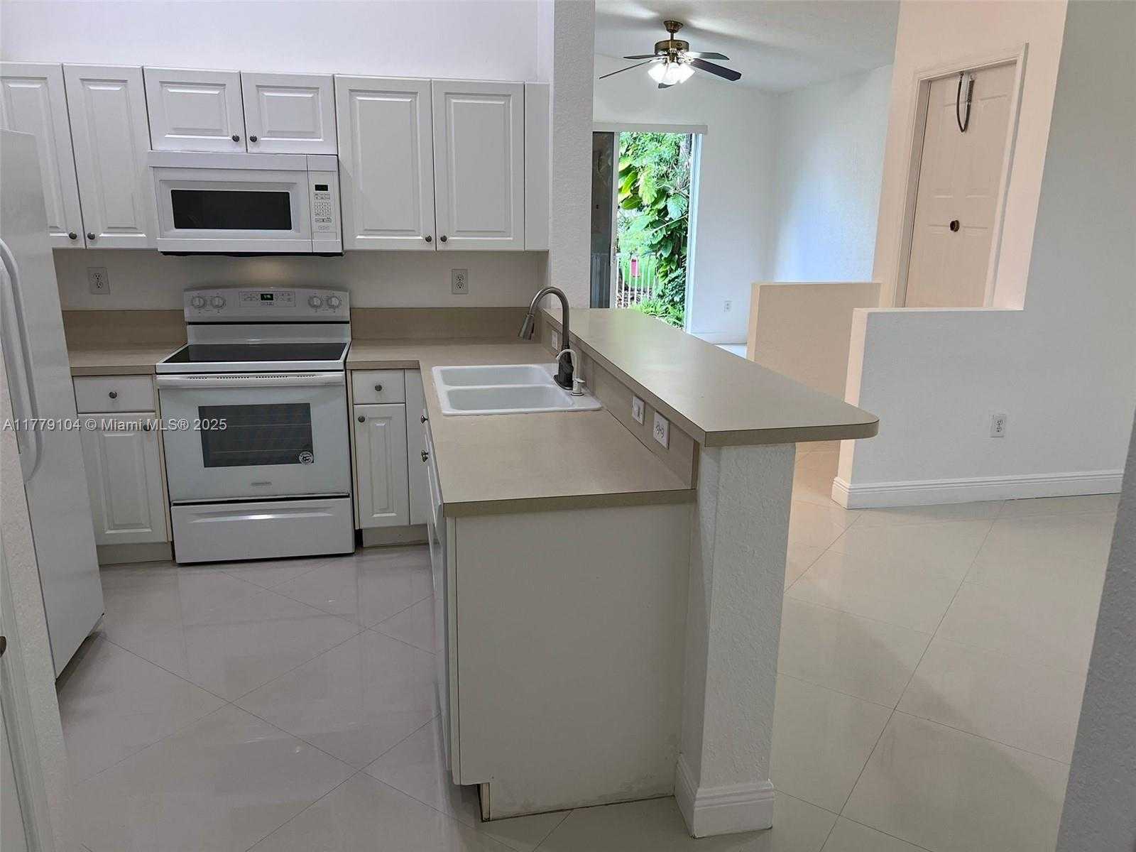 Small Image of 18769 SOUTH WEST 28TH ST, Miramar Number 24