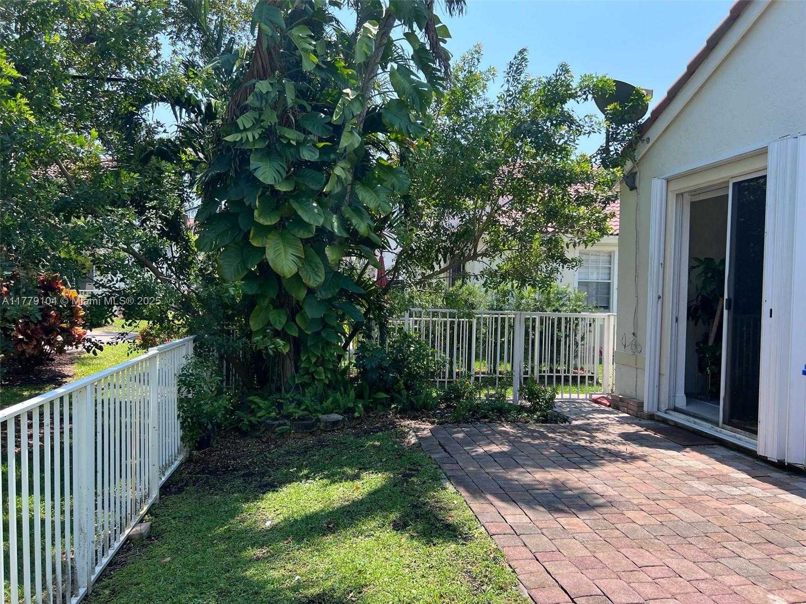 Small Image of 18769 SOUTH WEST 28TH ST, Miramar Number 4