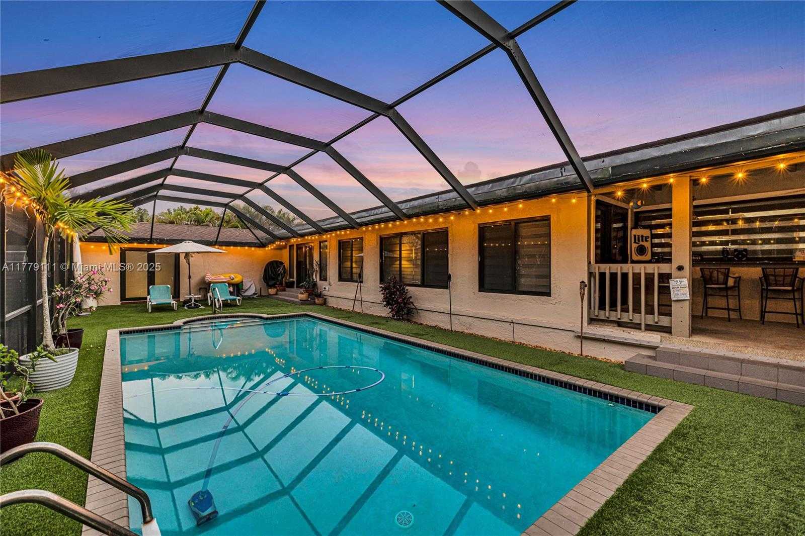 Small Image of 7801 SOUTH WEST 170TH ST, Palmetto Bay Number 3