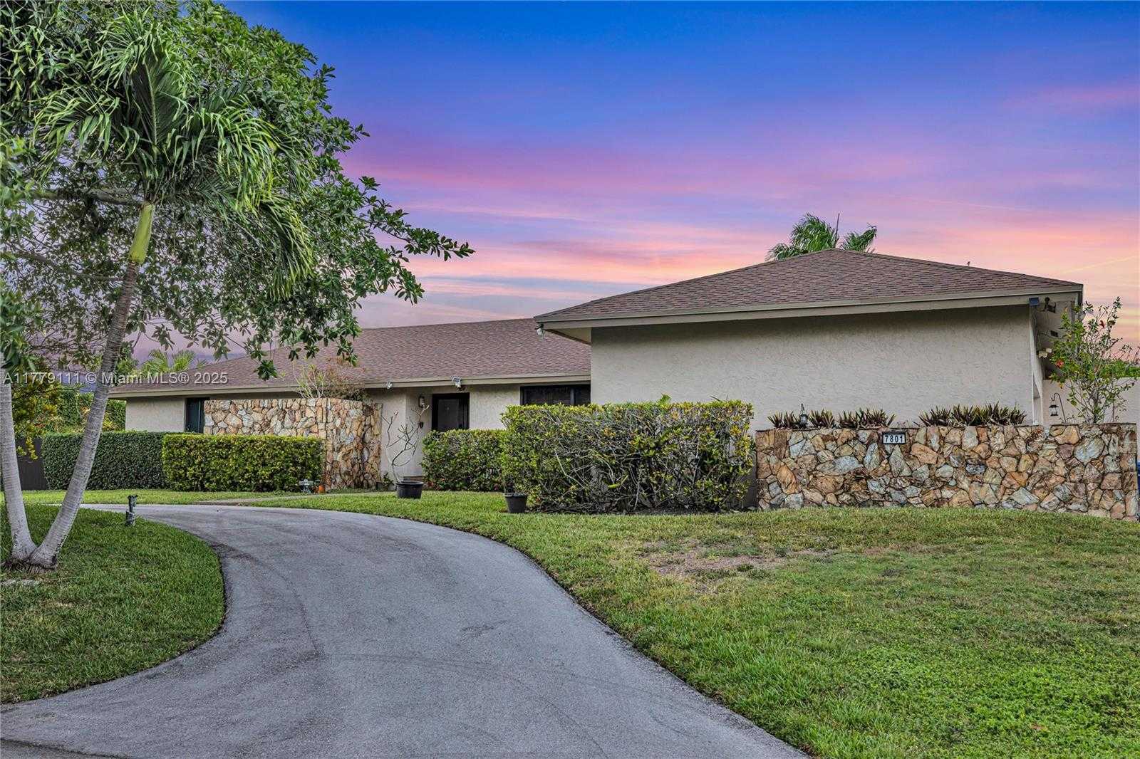 Small Image of 7801 SOUTH WEST 170TH ST, Palmetto Bay Number 7