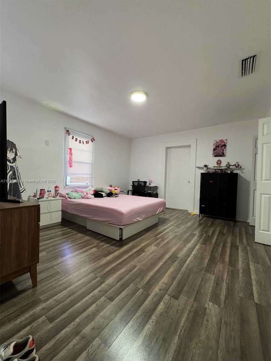 Small Image of 602 EAST 50TH ST, Hialeah Number 11