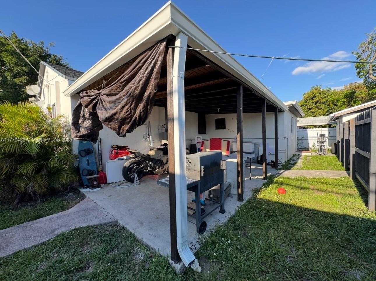 Small Image of 602 EAST 50TH ST, Hialeah Number 14