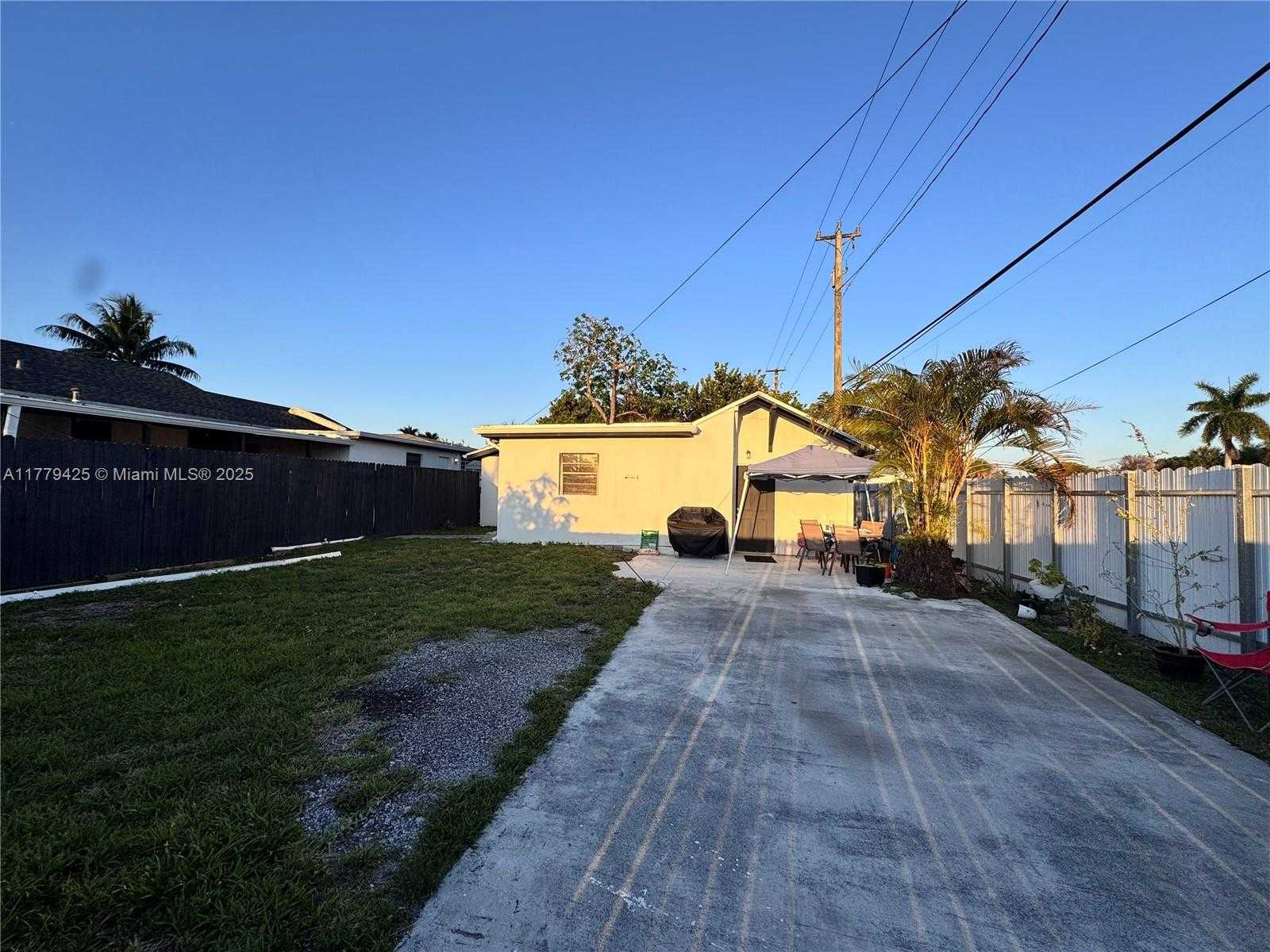 Small Image of 602 EAST 50TH ST, Hialeah Number 16