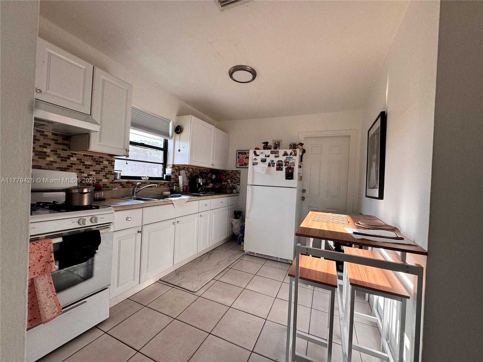 Small Image of 602 EAST 50TH ST, Hialeah Number 17