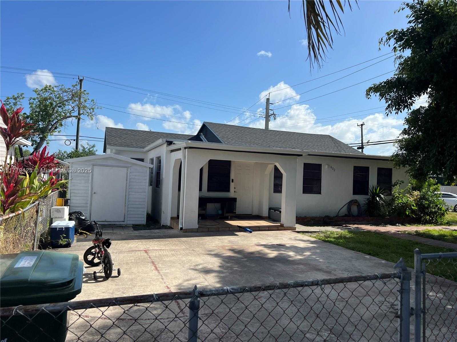 Small Image of 602 EAST 50TH ST, Hialeah Number 2