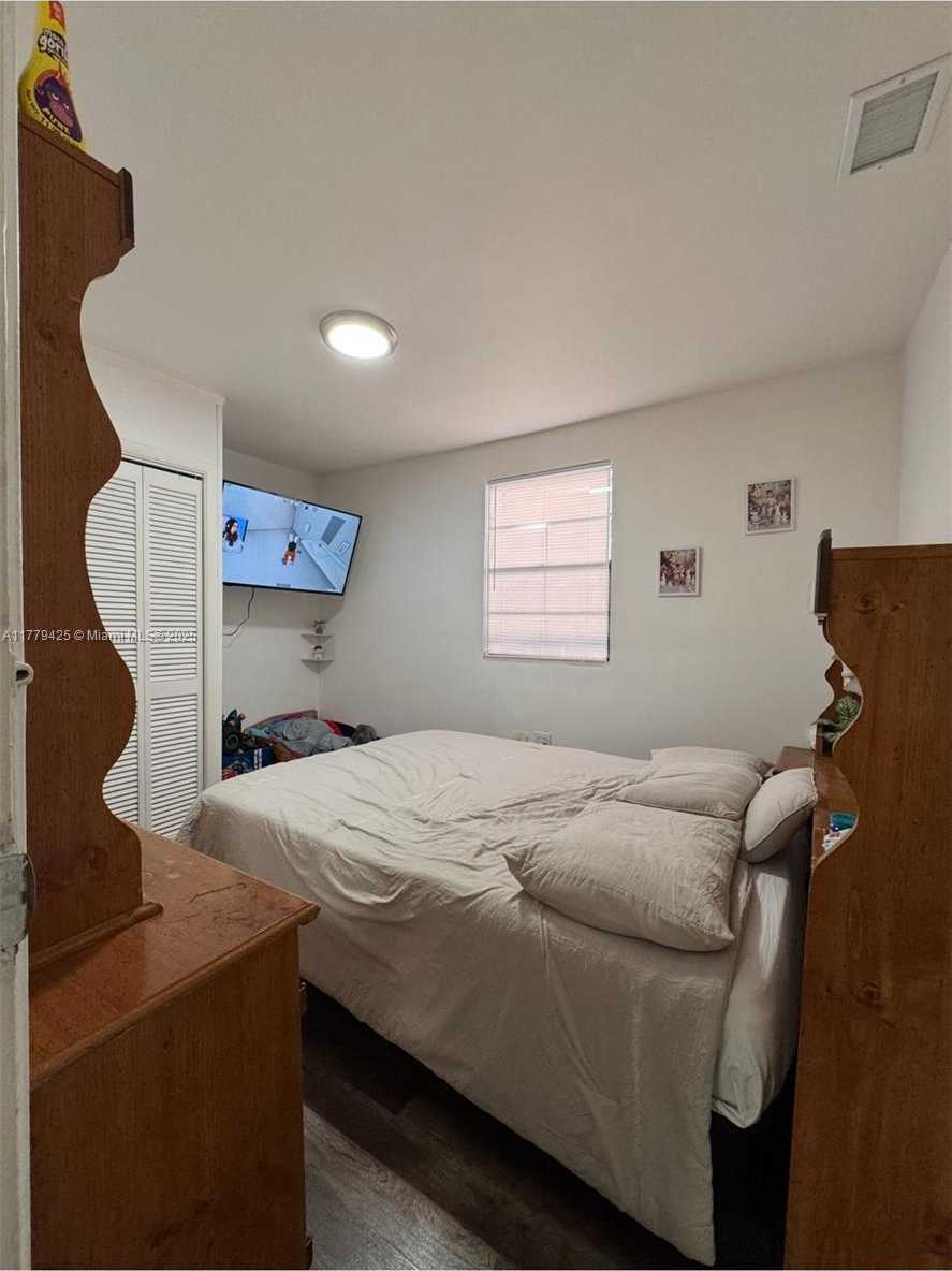 Small Image of 602 EAST 50TH ST, Hialeah Number 9