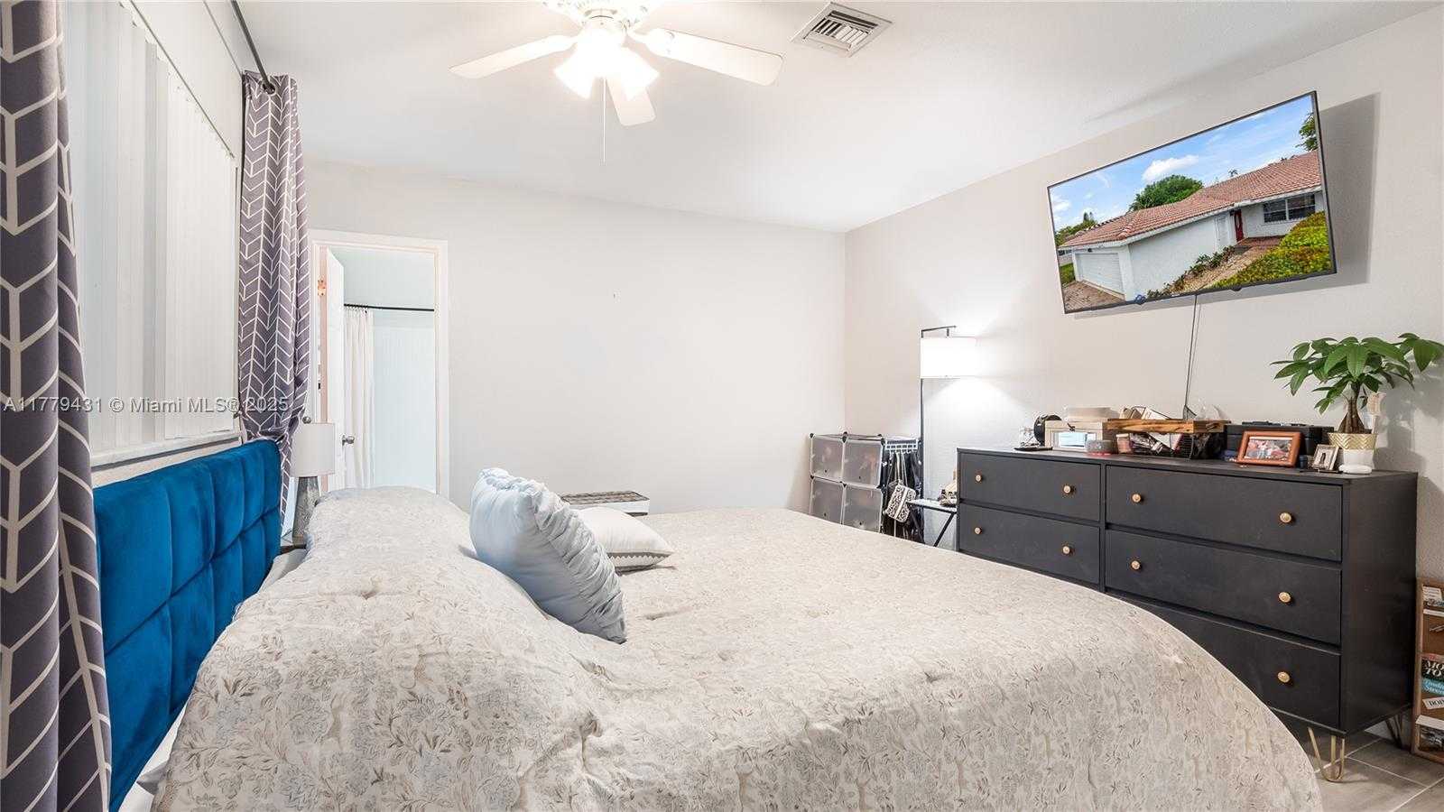 Small Image of 3820 CORAL SPRINGS DR, Coral Springs Number 12
