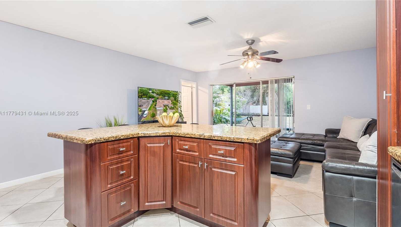 Small Image of 3820 CORAL SPRINGS DR, Coral Springs Number 4