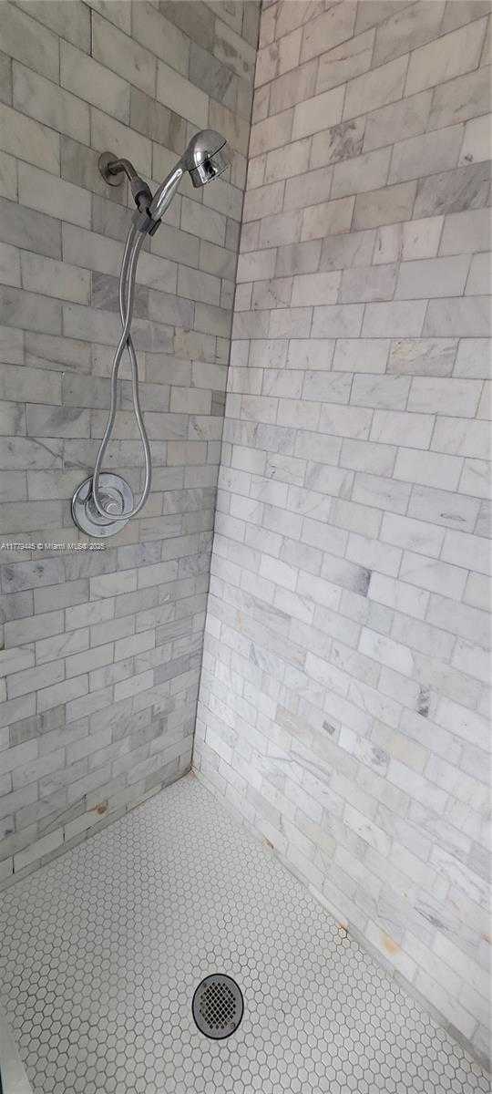 Small Image of 3080 CARYSFORT LN, Margate Number 20