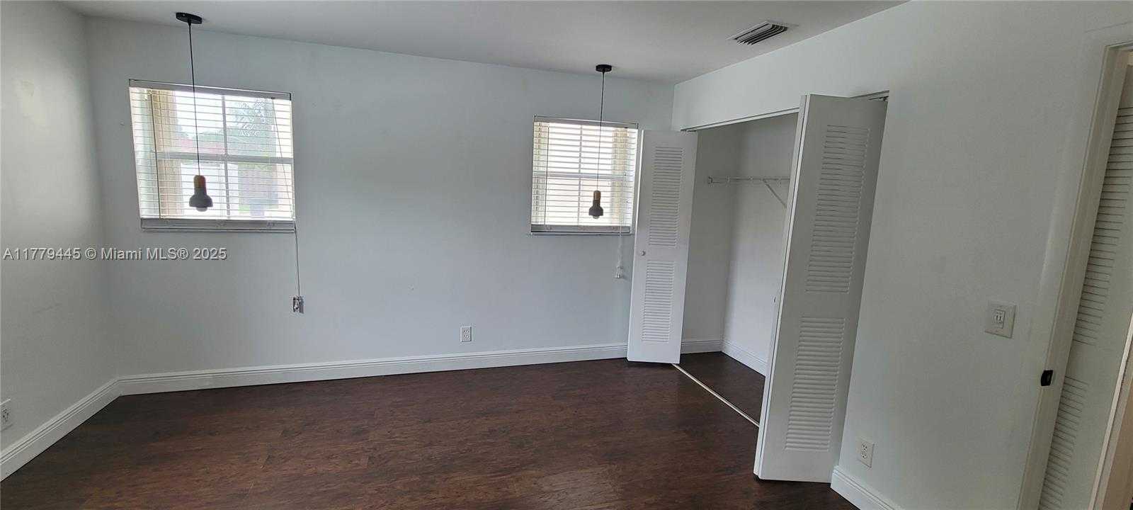 Small Image of 3080 CARYSFORT LN, Margate Number 8