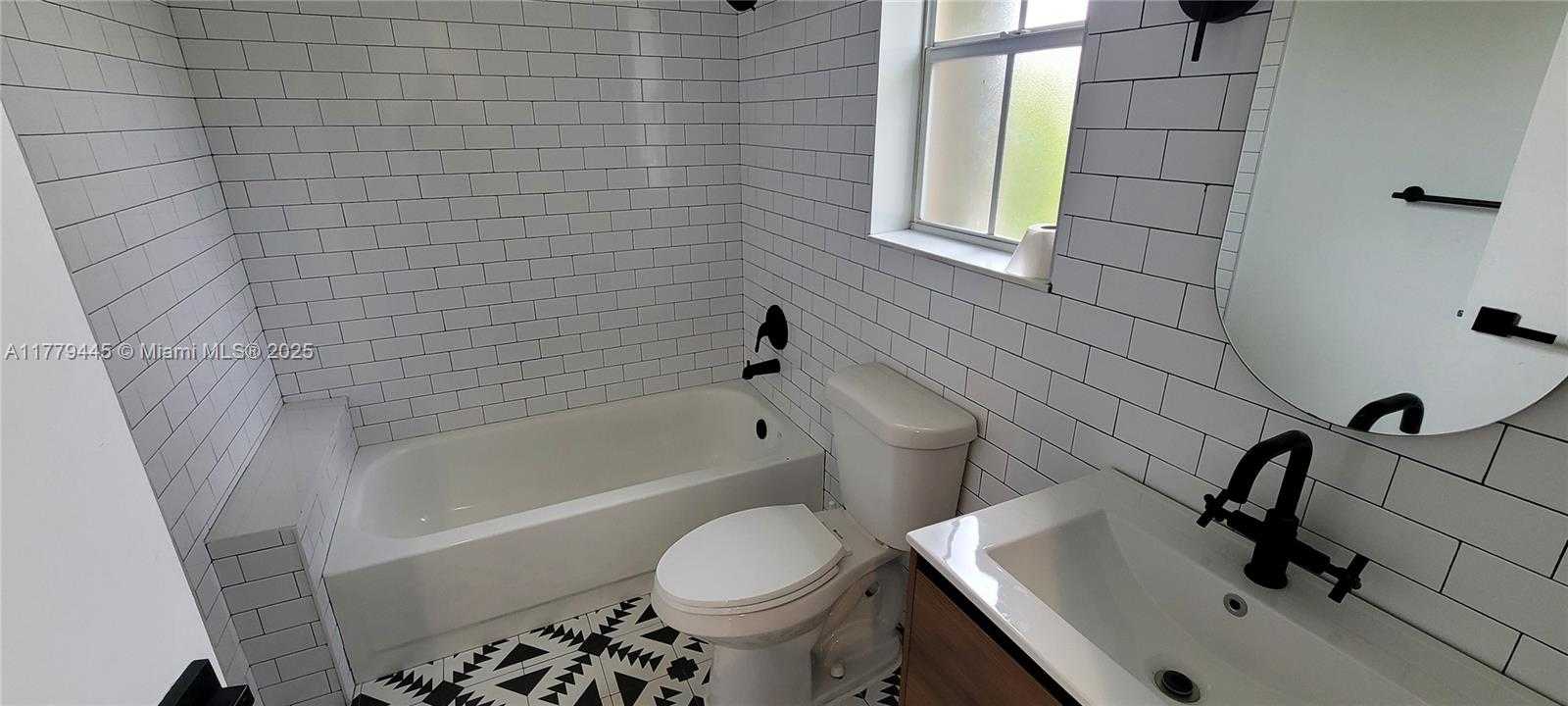 Small Image of 3080 CARYSFORT LN, Margate Number 9